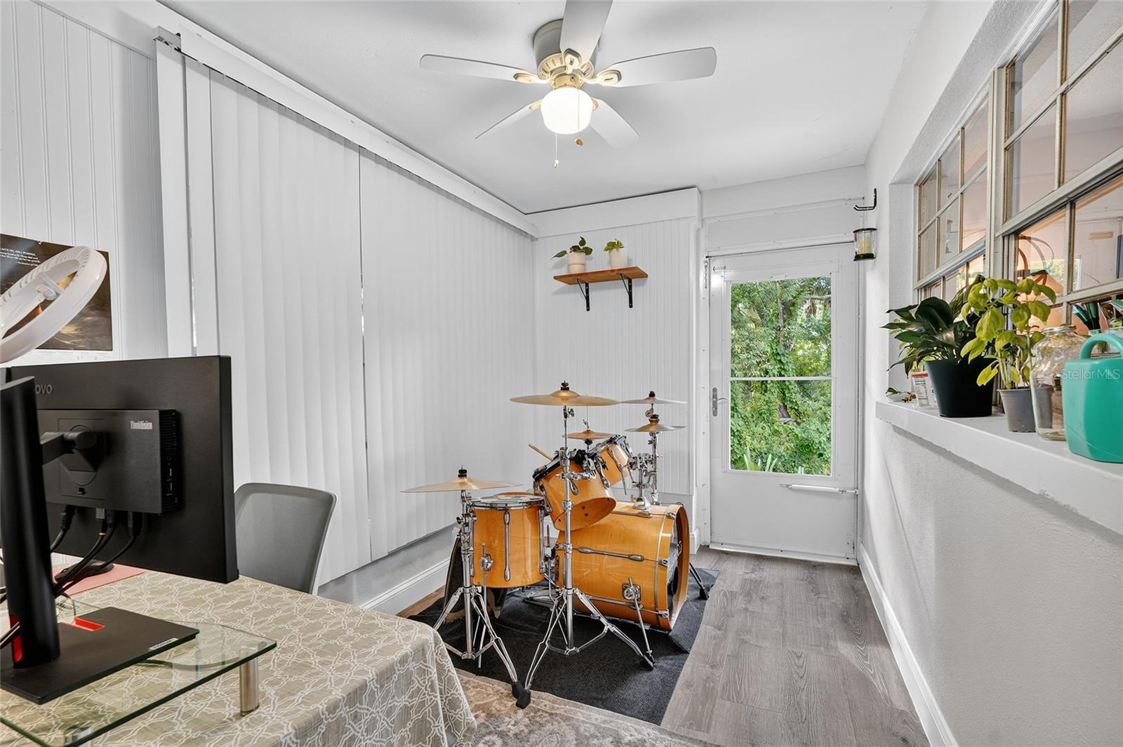 Image 6 of 20 For 3809 River Oaks Court