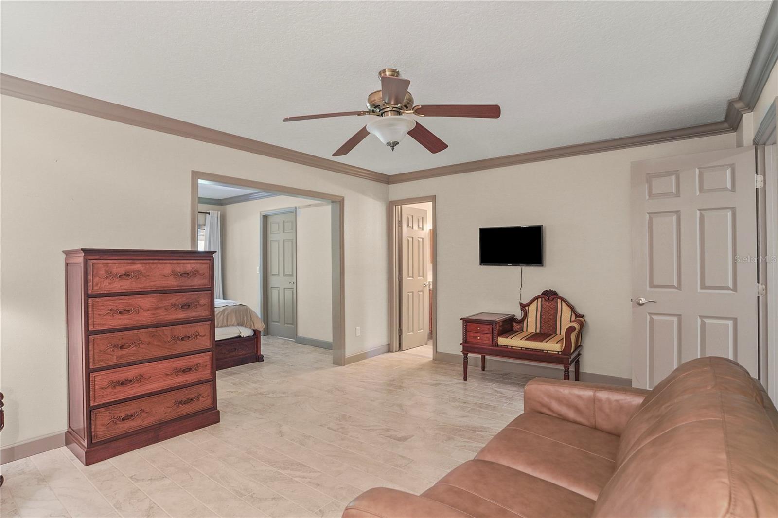 Image 11 of 56 For 9461 Cr 657  