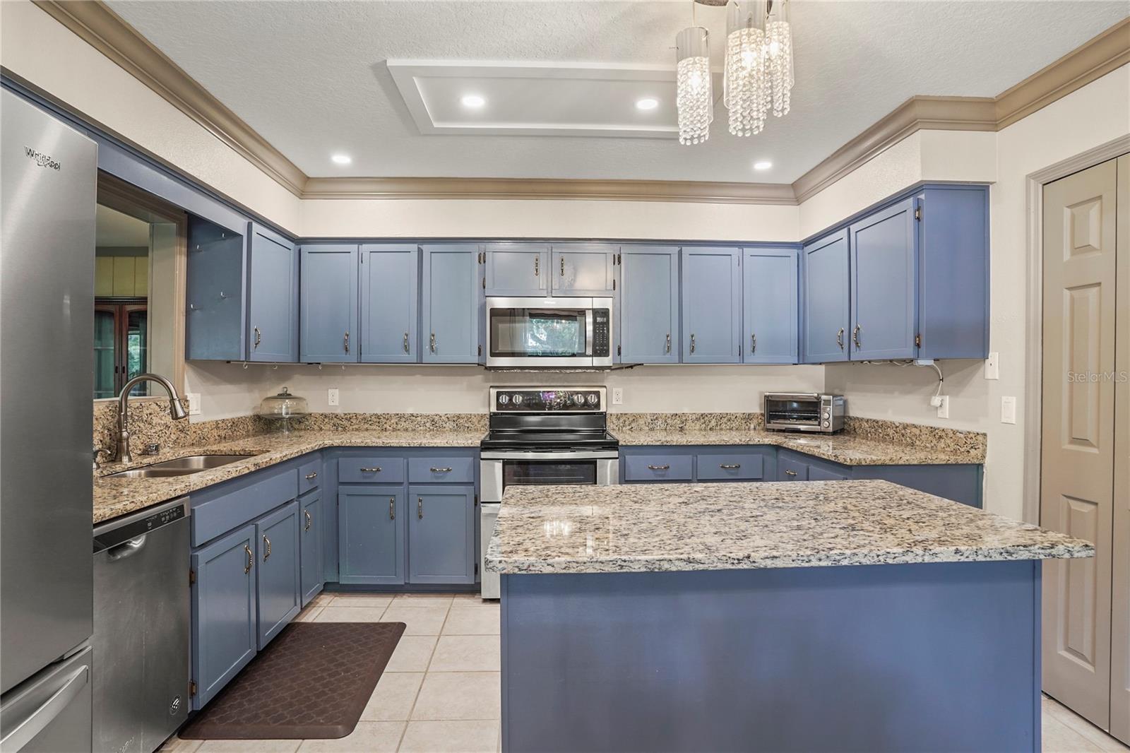 Image 5 of 56 For 9461 Cr 657  