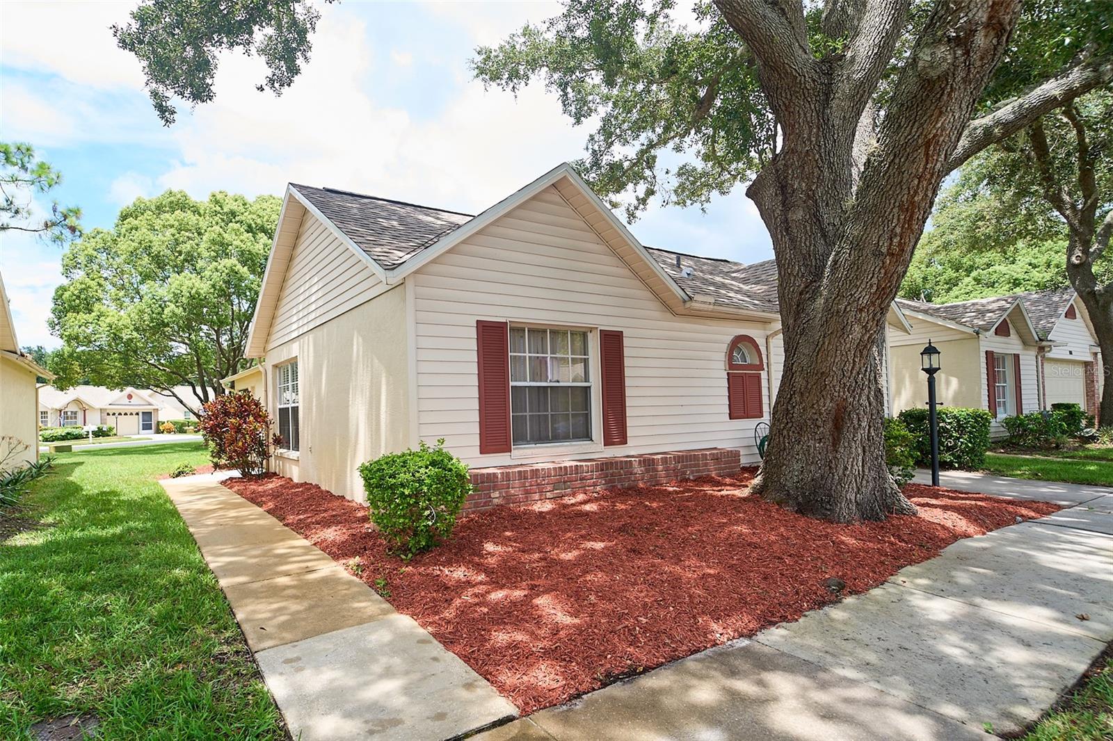 Image 4 of 54 For 4907 Cathedral Court
