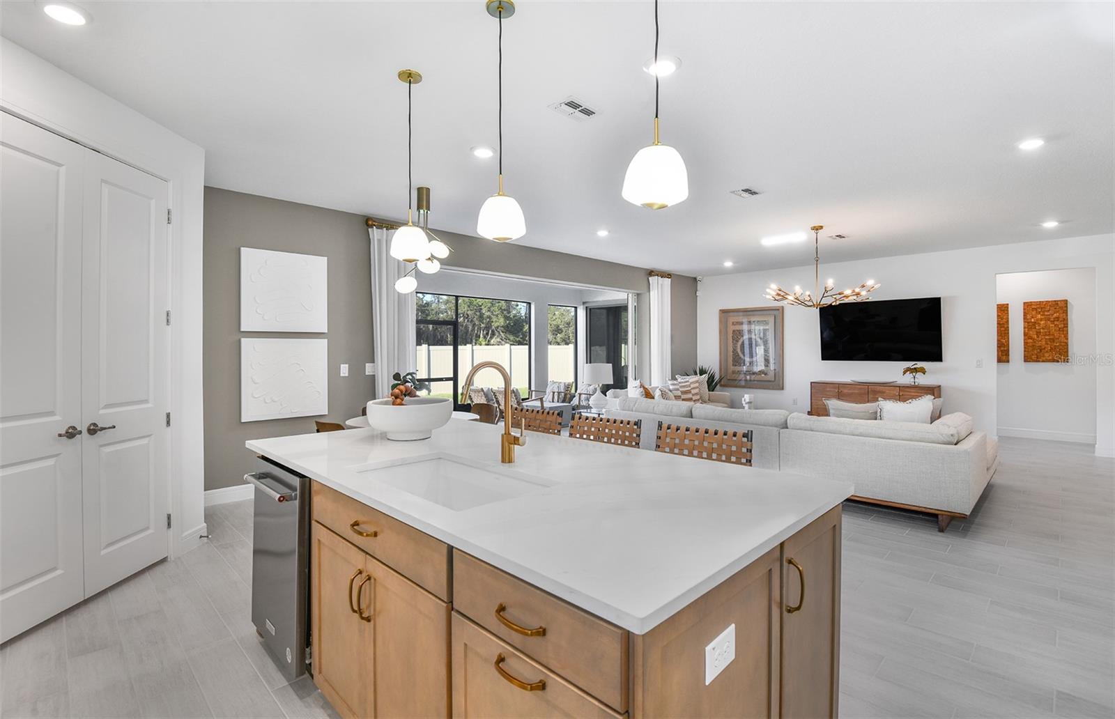 Image 6 of 22 For 37315 Gunnison Drive