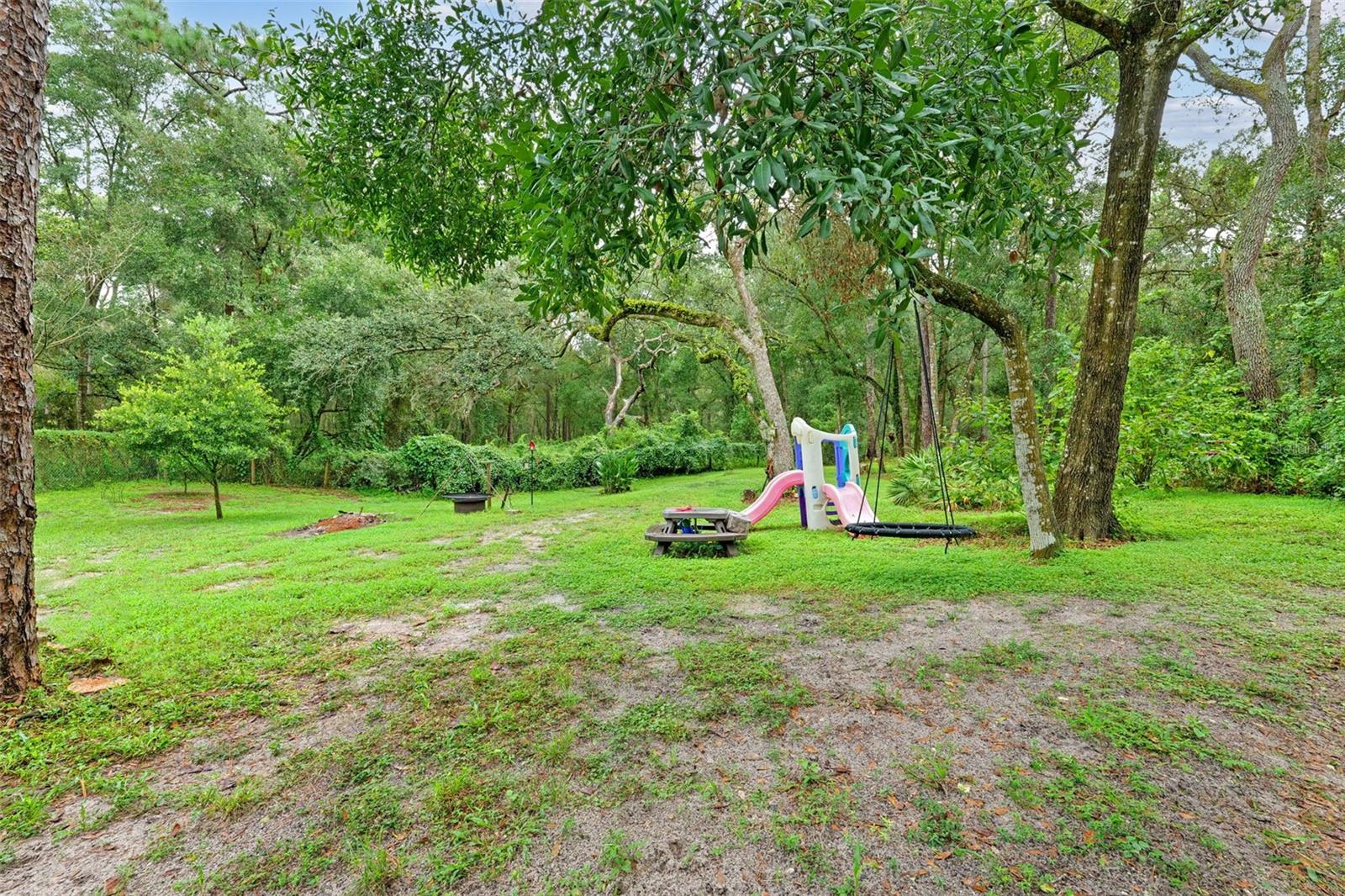 Image 31 of 47 For 35117 Cheshire Street