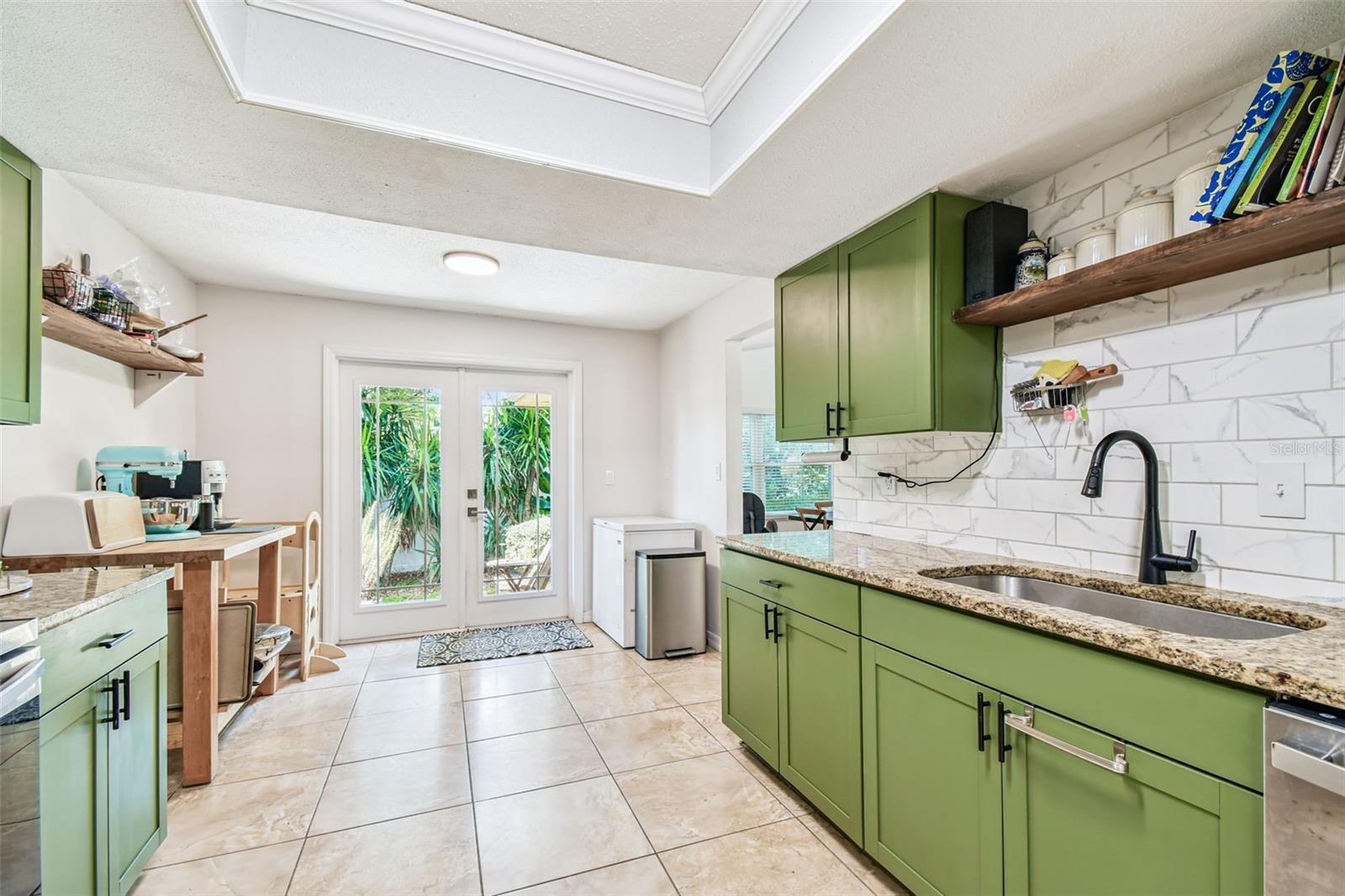 Image 14 of 51 For 1594 Linwood Drive