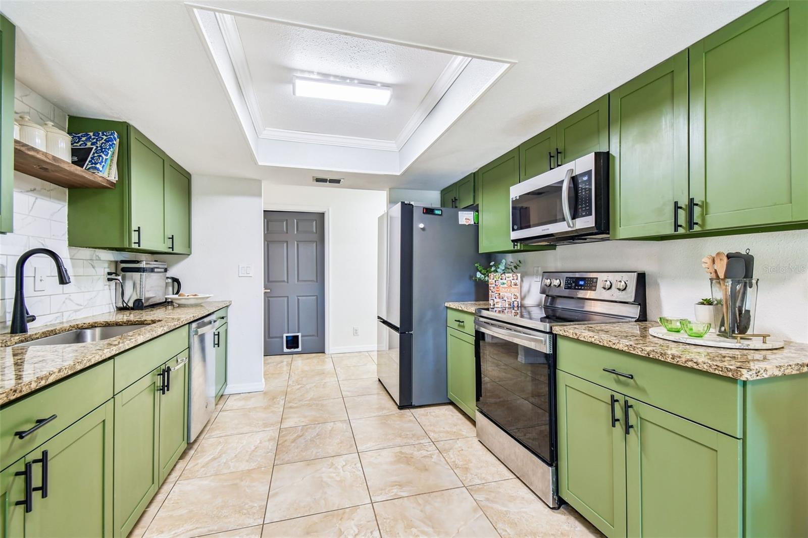 Image 17 of 51 For 1594 Linwood Drive