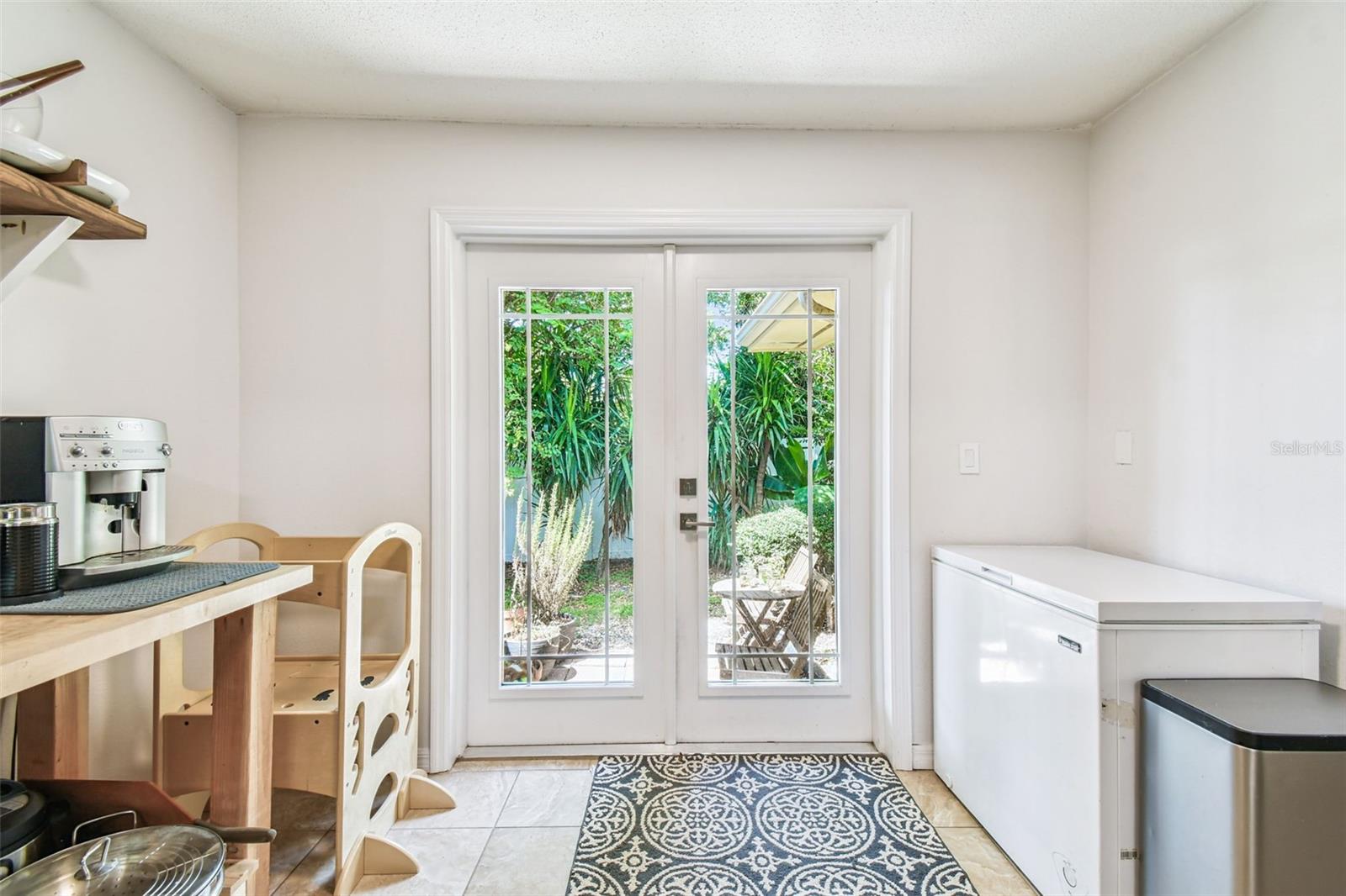 Image 18 of 51 For 1594 Linwood Drive
