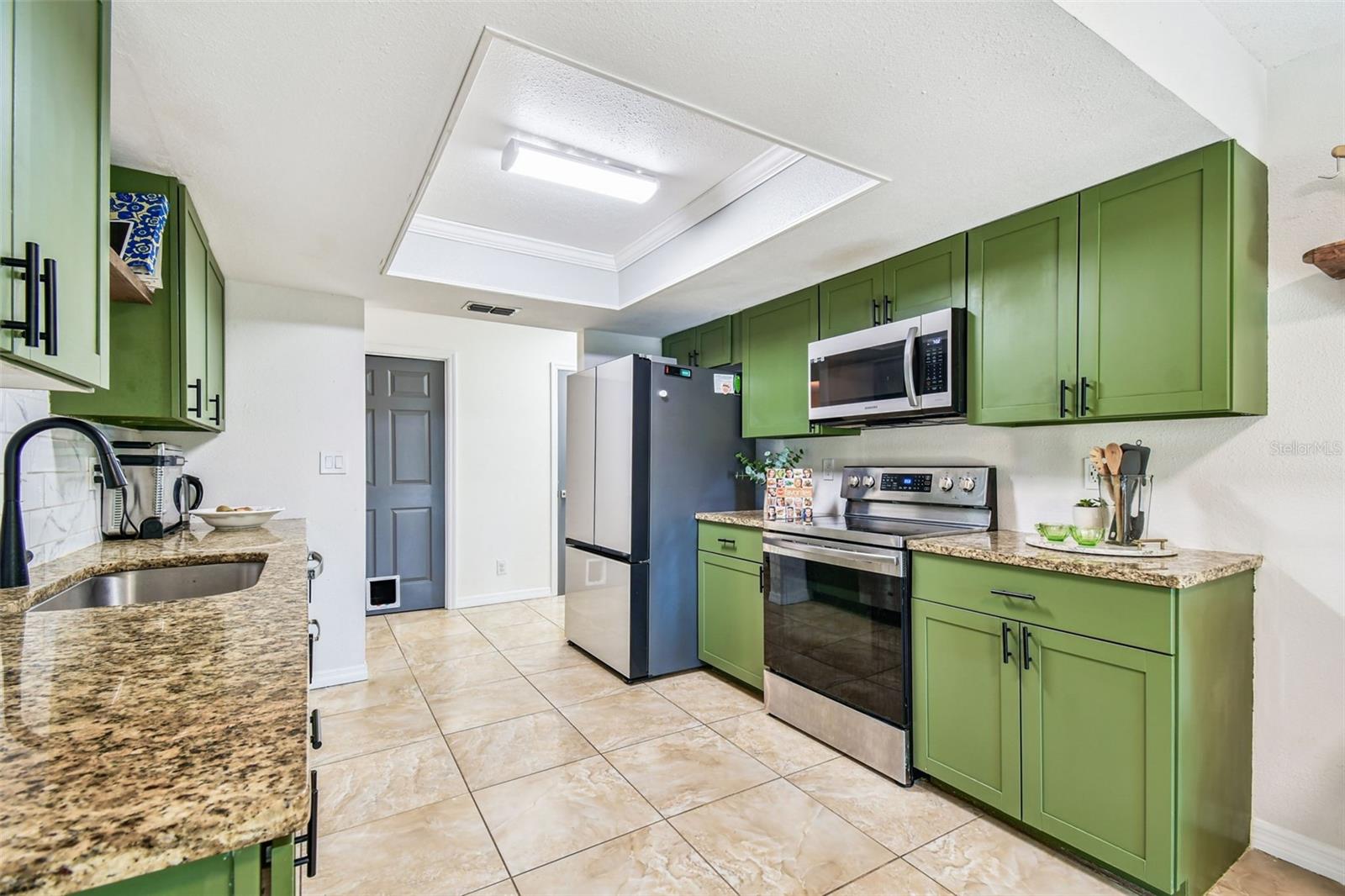 Image 19 of 51 For 1594 Linwood Drive