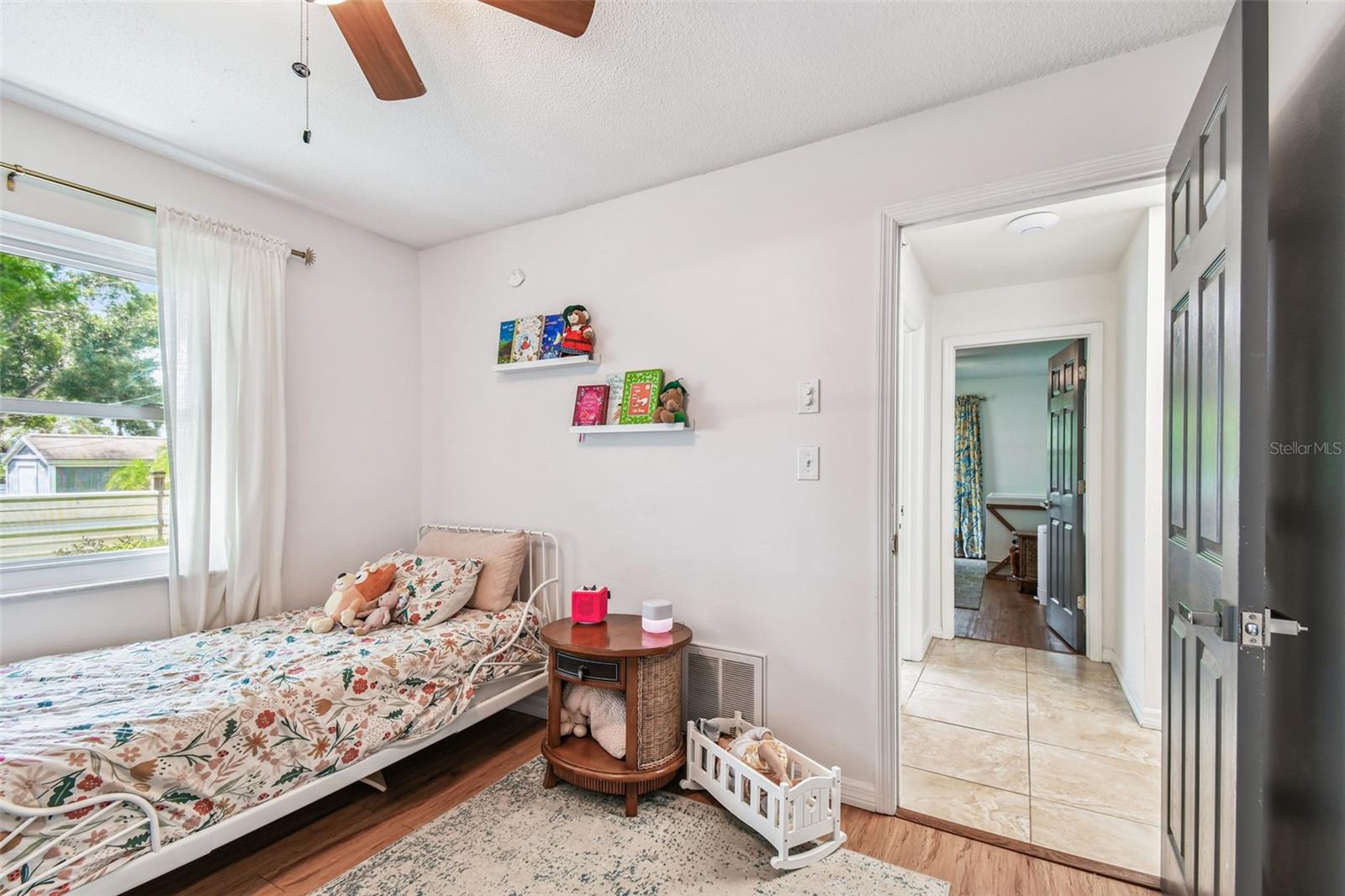 Image 21 of 51 For 1594 Linwood Drive