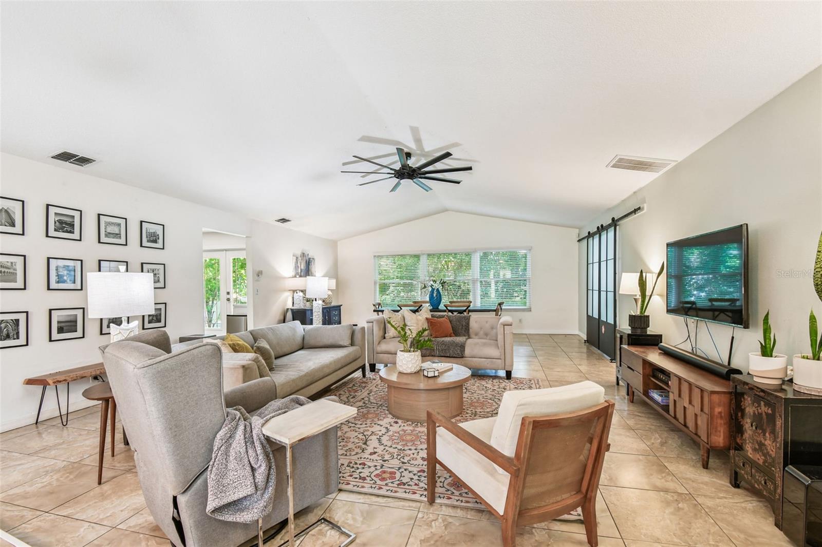 Image 4 of 51 For 1594 Linwood Drive
