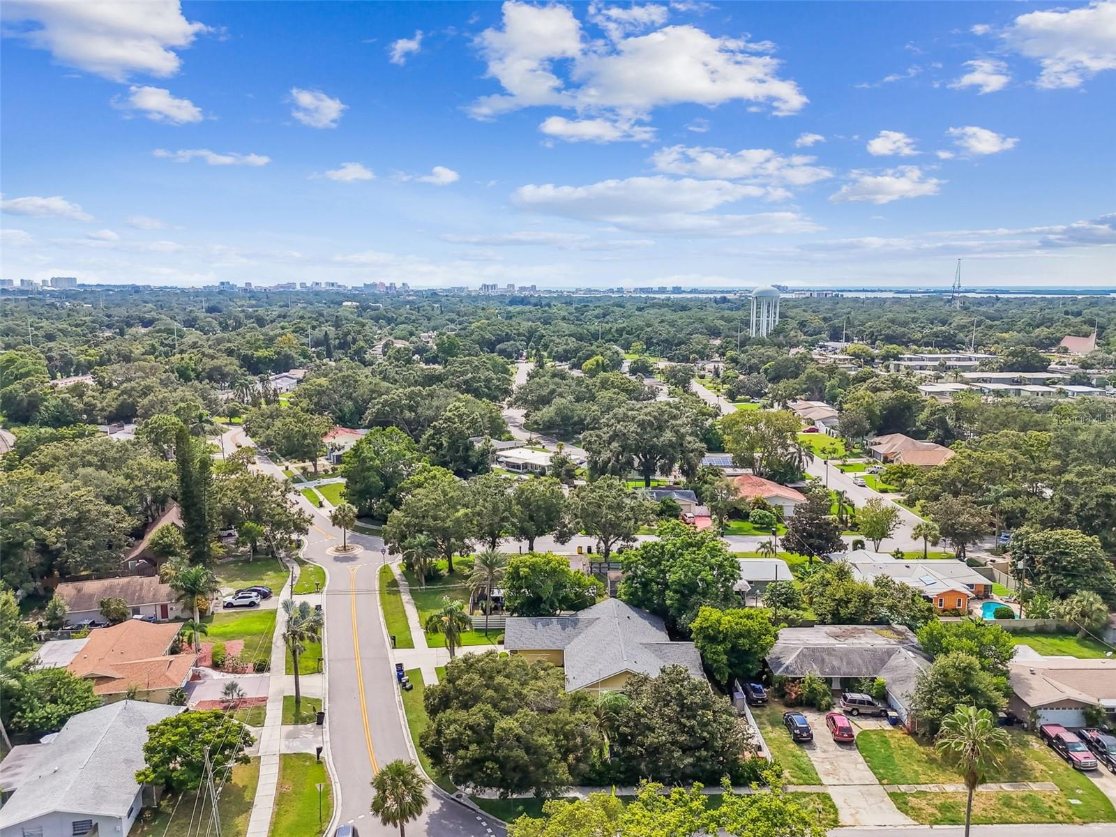 Image 41 of 51 For 1594 Linwood Drive
