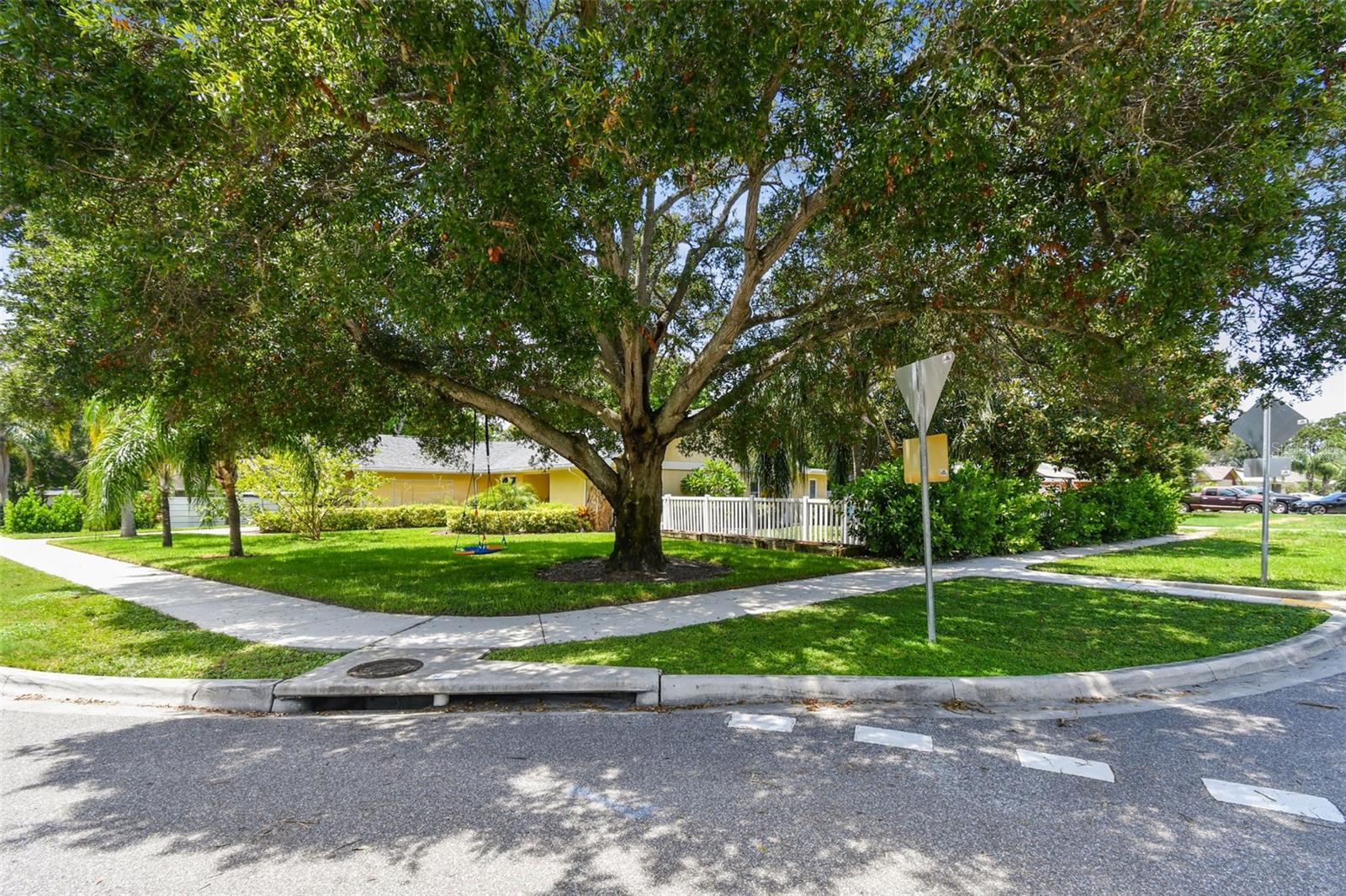 Image 44 of 51 For 1594 Linwood Drive