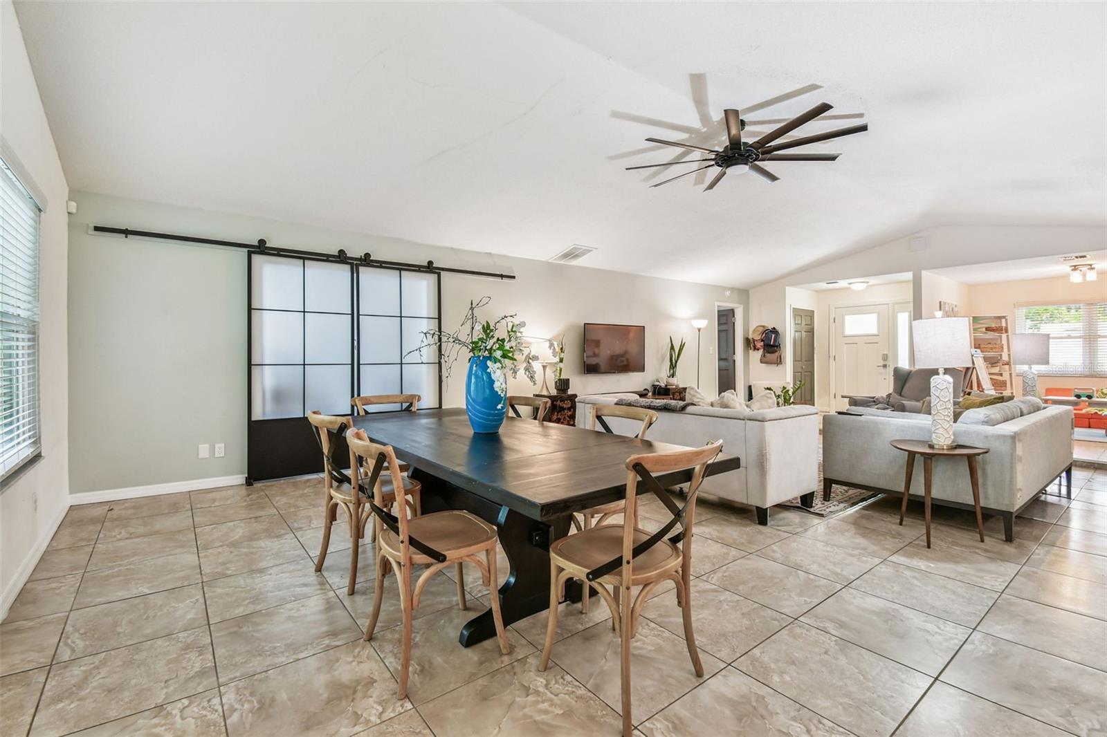Image 9 of 51 For 1594 Linwood Drive