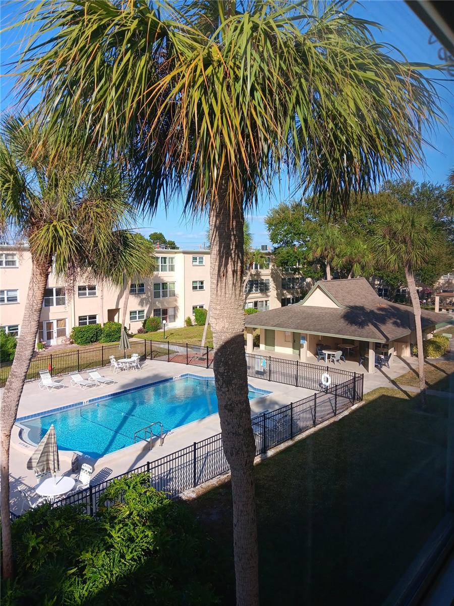 Image 18 of 22 For 11720 Park Boulevard 302