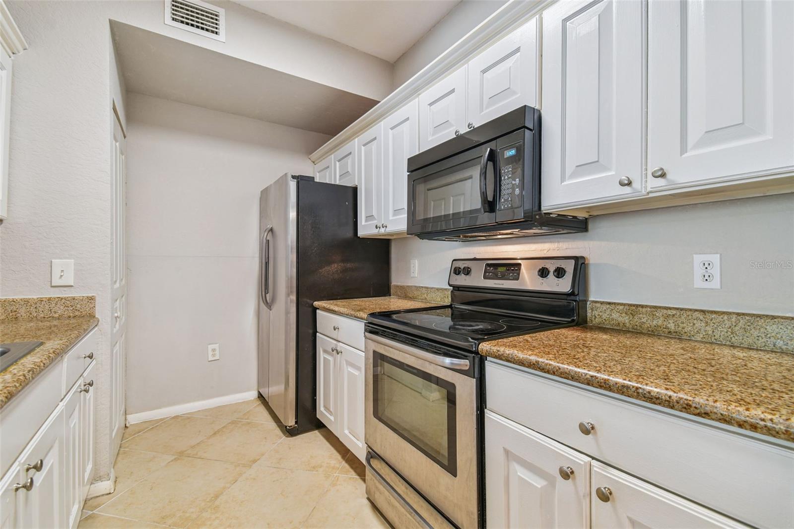 Image 8 of 37 For 17108 Carrington Park Drive 701