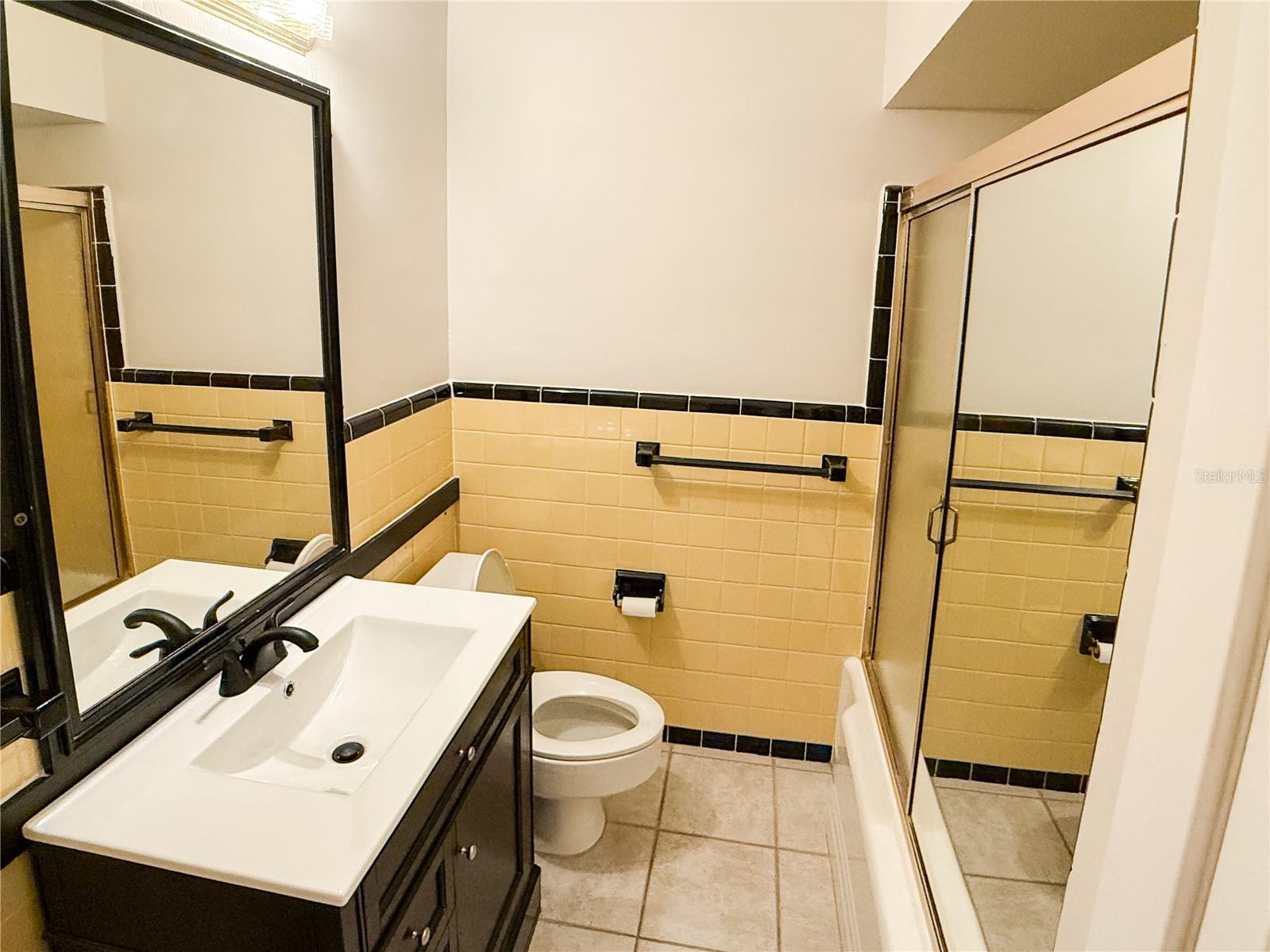 Listing photo id 15 for 333 12th Avenue