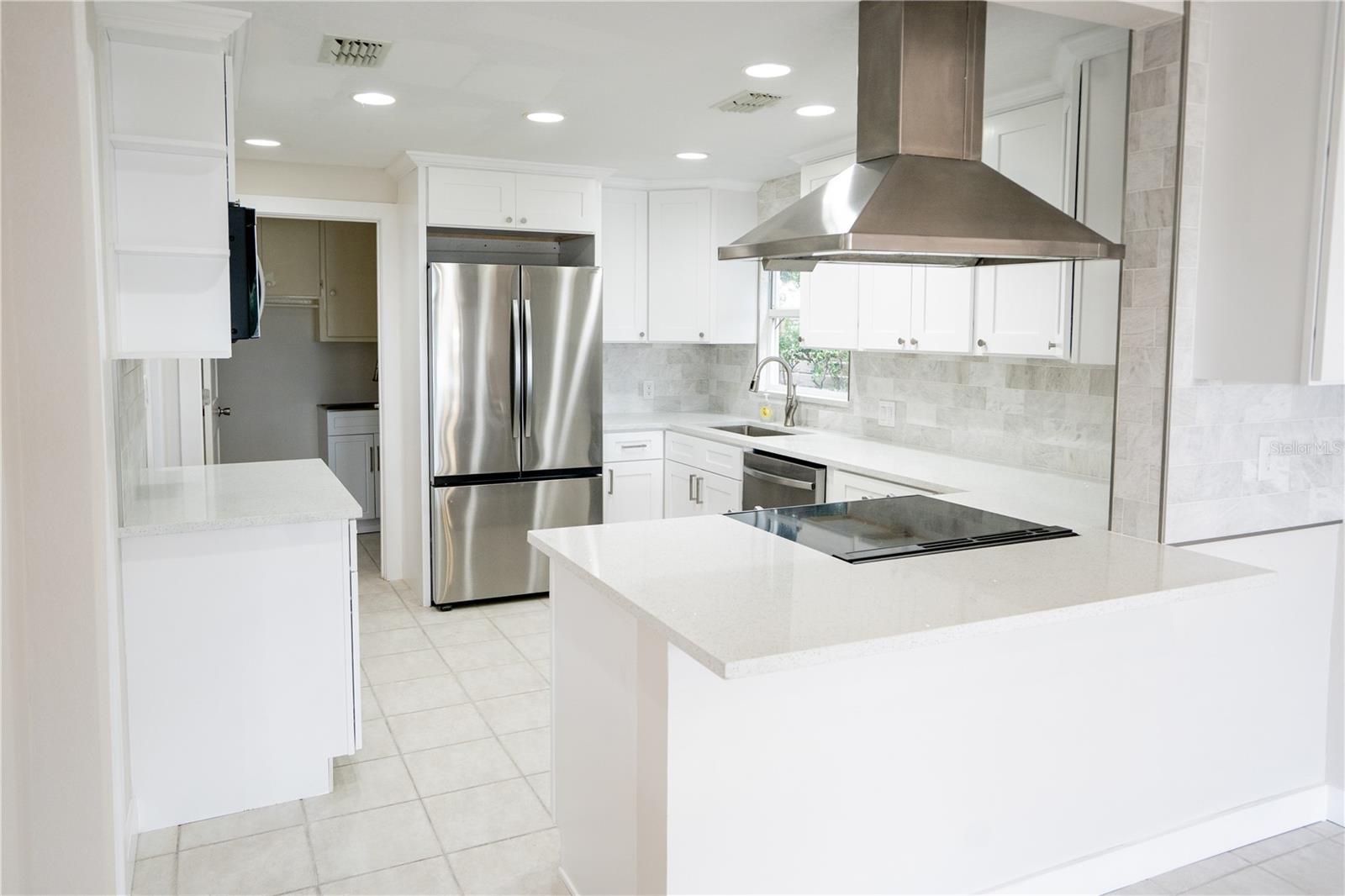 Listing photo id 6 for 333 12th Avenue