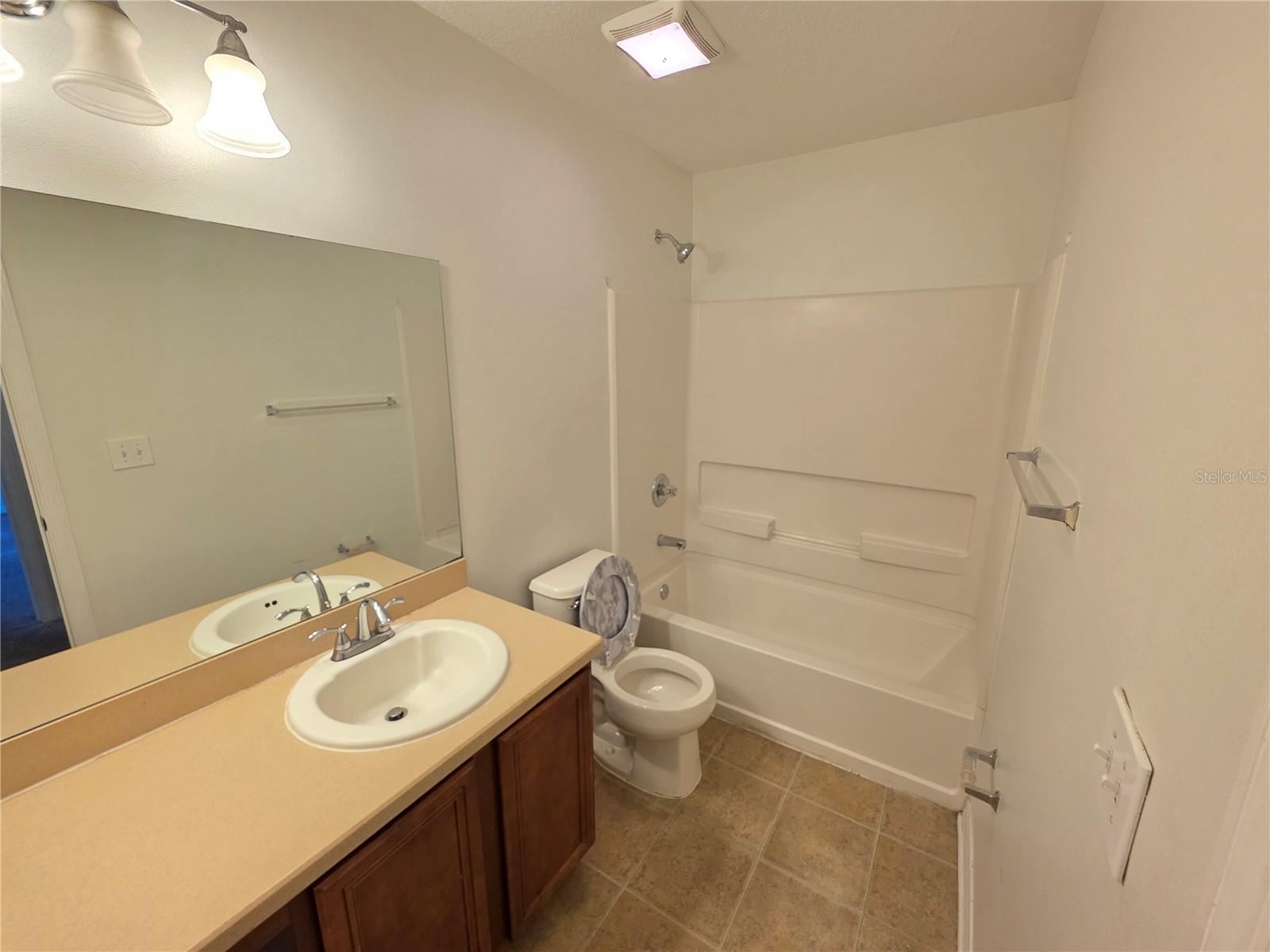 Image 16 of 20 For 3018 Royal Tuscan Lane