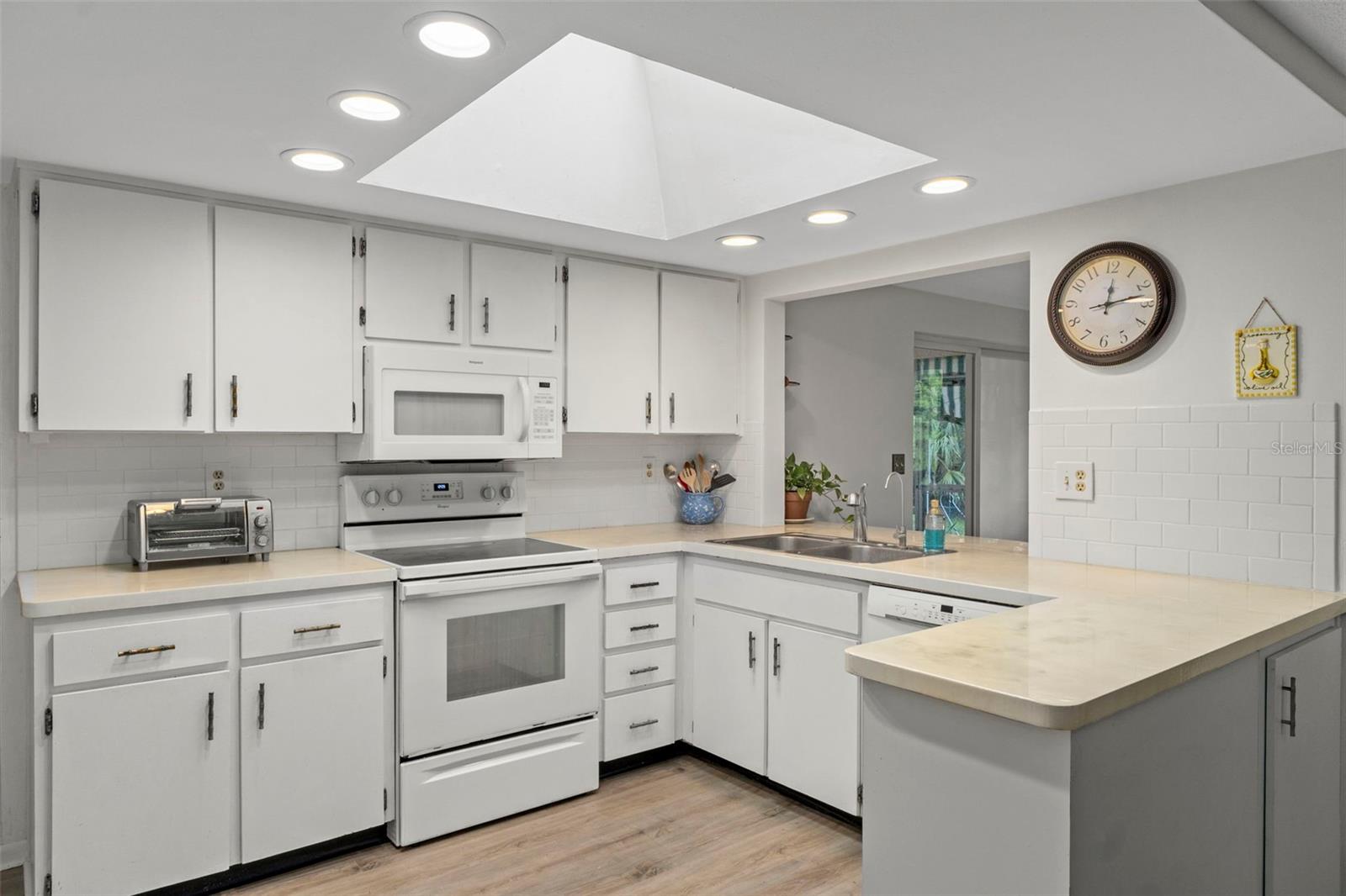 Image 13 of 42 For 7706 Cherrytree Lane