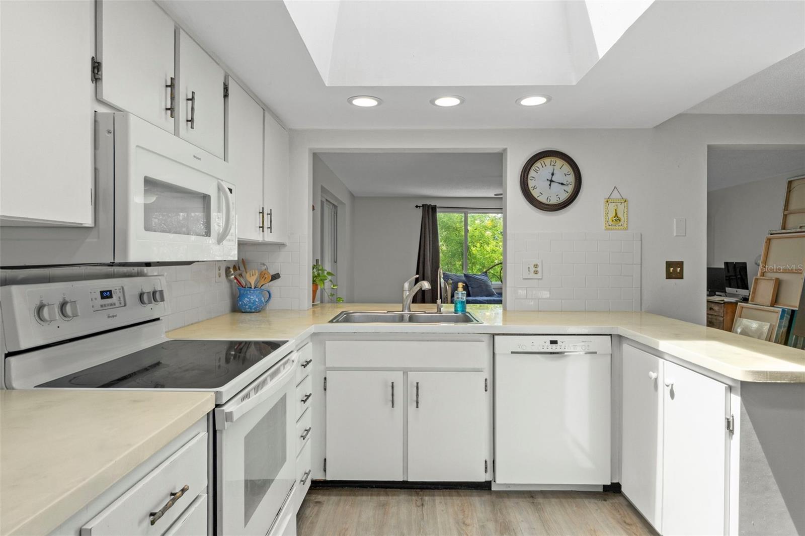 Image 15 of 42 For 7706 Cherrytree Lane