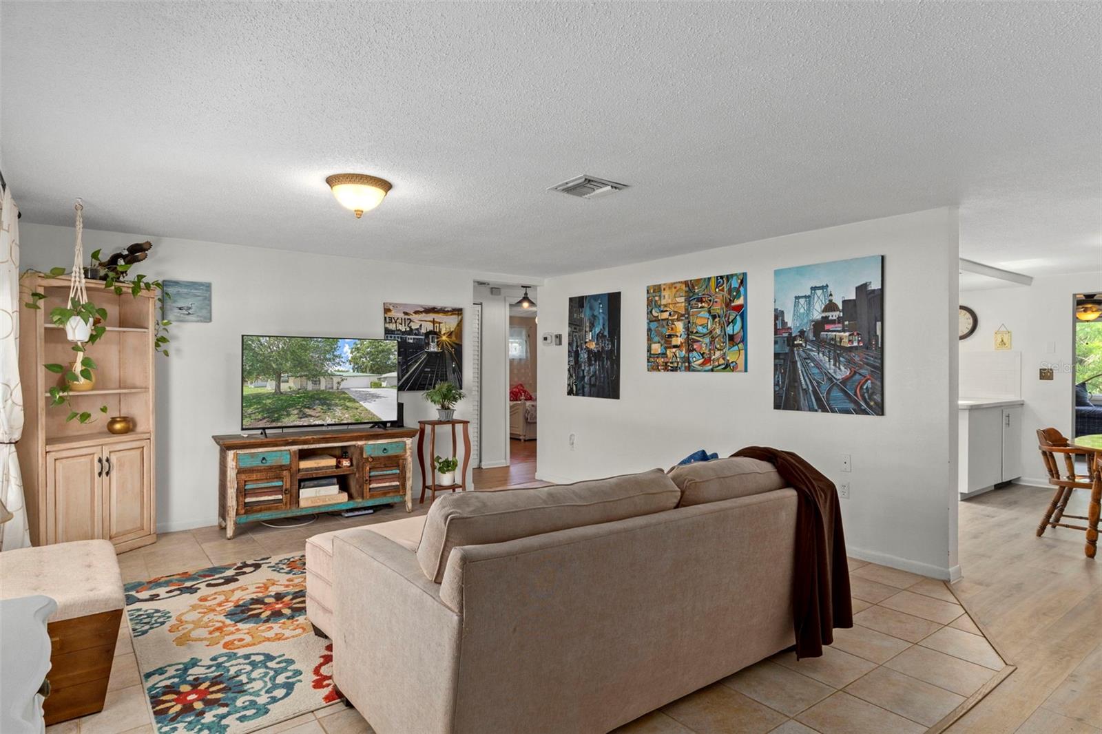 Image 8 of 42 For 7706 Cherrytree Lane