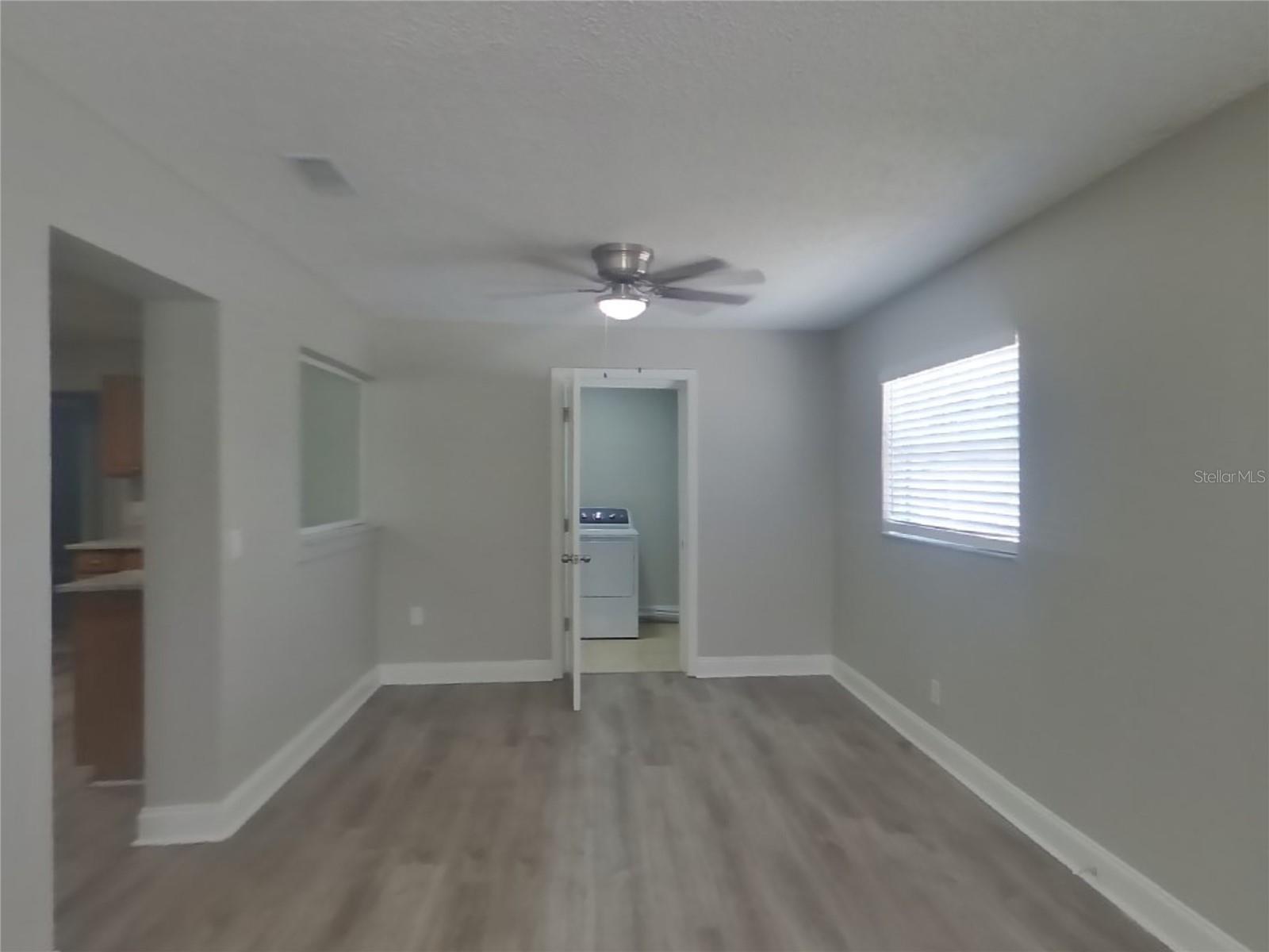 Image 4 of 15 For 1721 Comanche Avenue