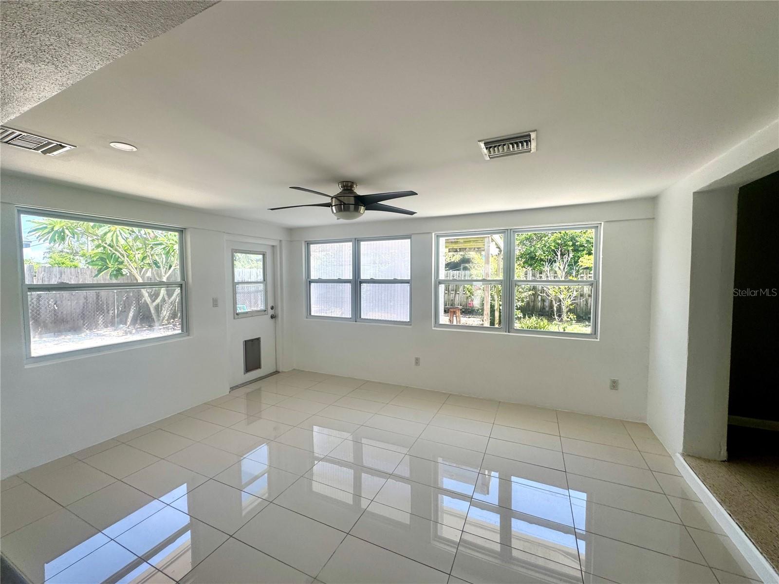 Image 15 of 23 For 13864 Dominica Drive