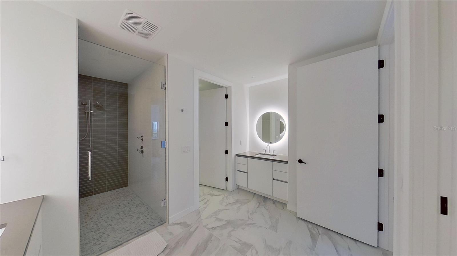 Image 13 of 88 For 777 3rd Avenue N 804