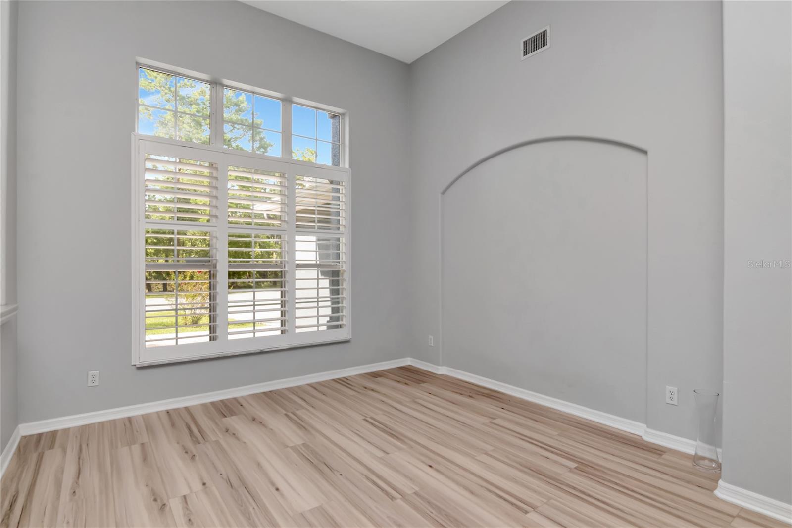 Image 10 of 53 For 22 Poppy Court