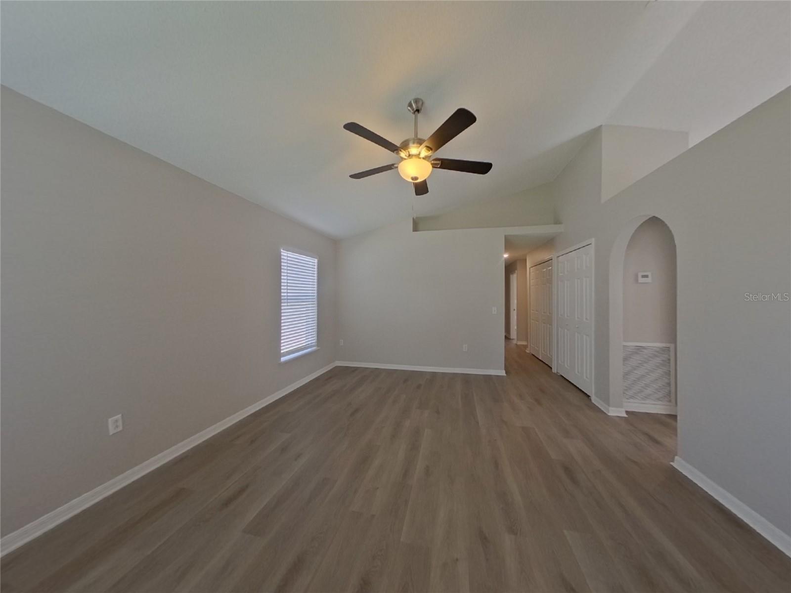 Image 3 of 16 For 5852 Lake Front Drive