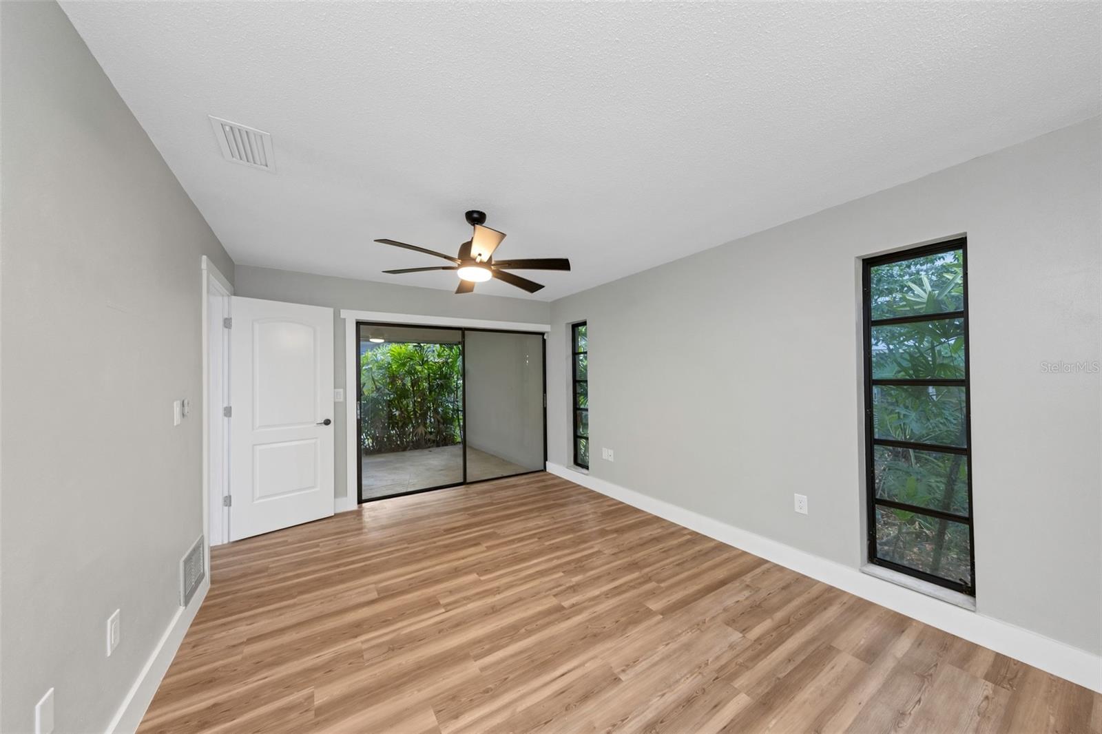 Image 17 of 30 For 943 Spanish Oaks Boulevard