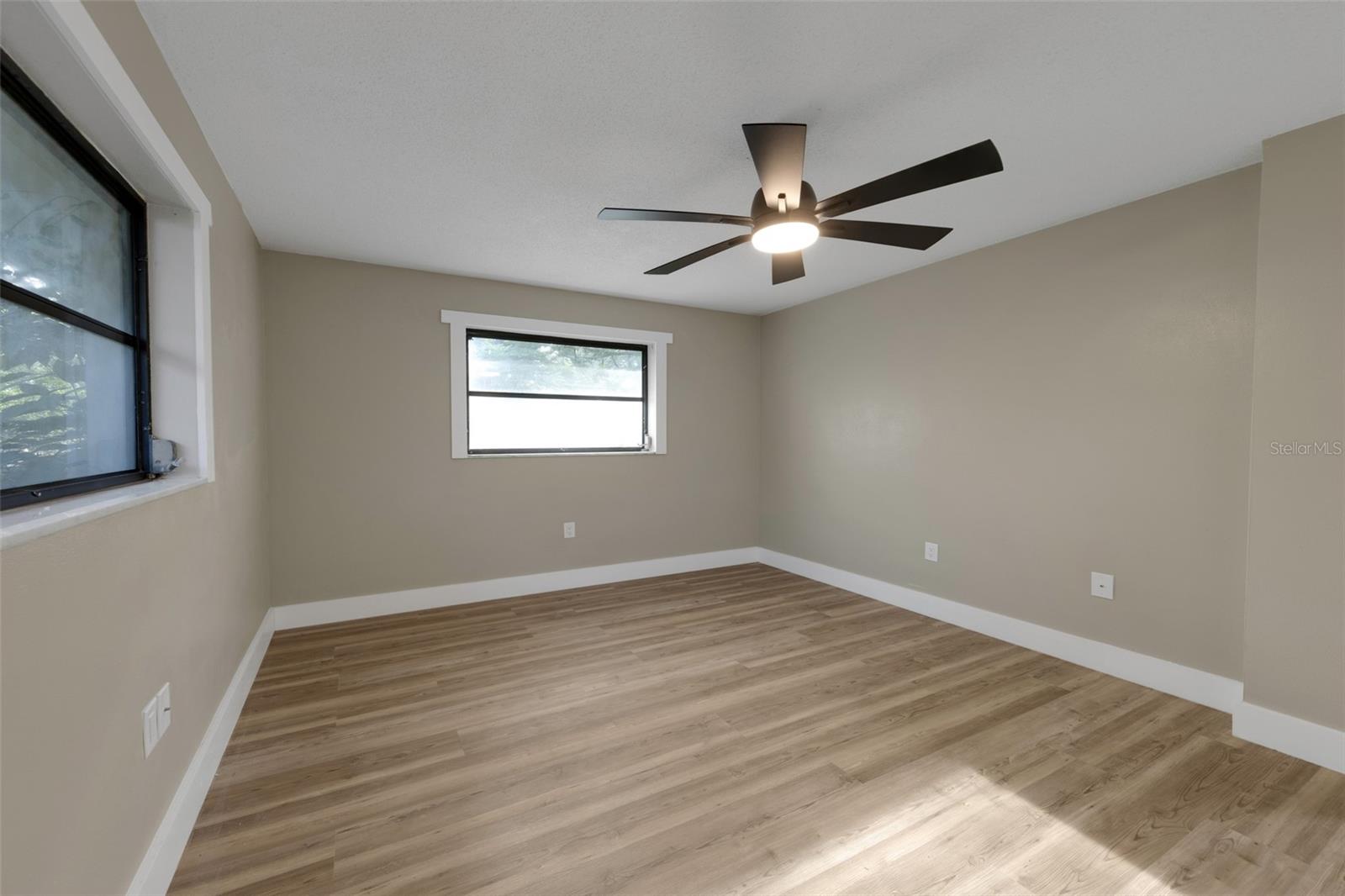 Image 23 of 30 For 943 Spanish Oaks Boulevard