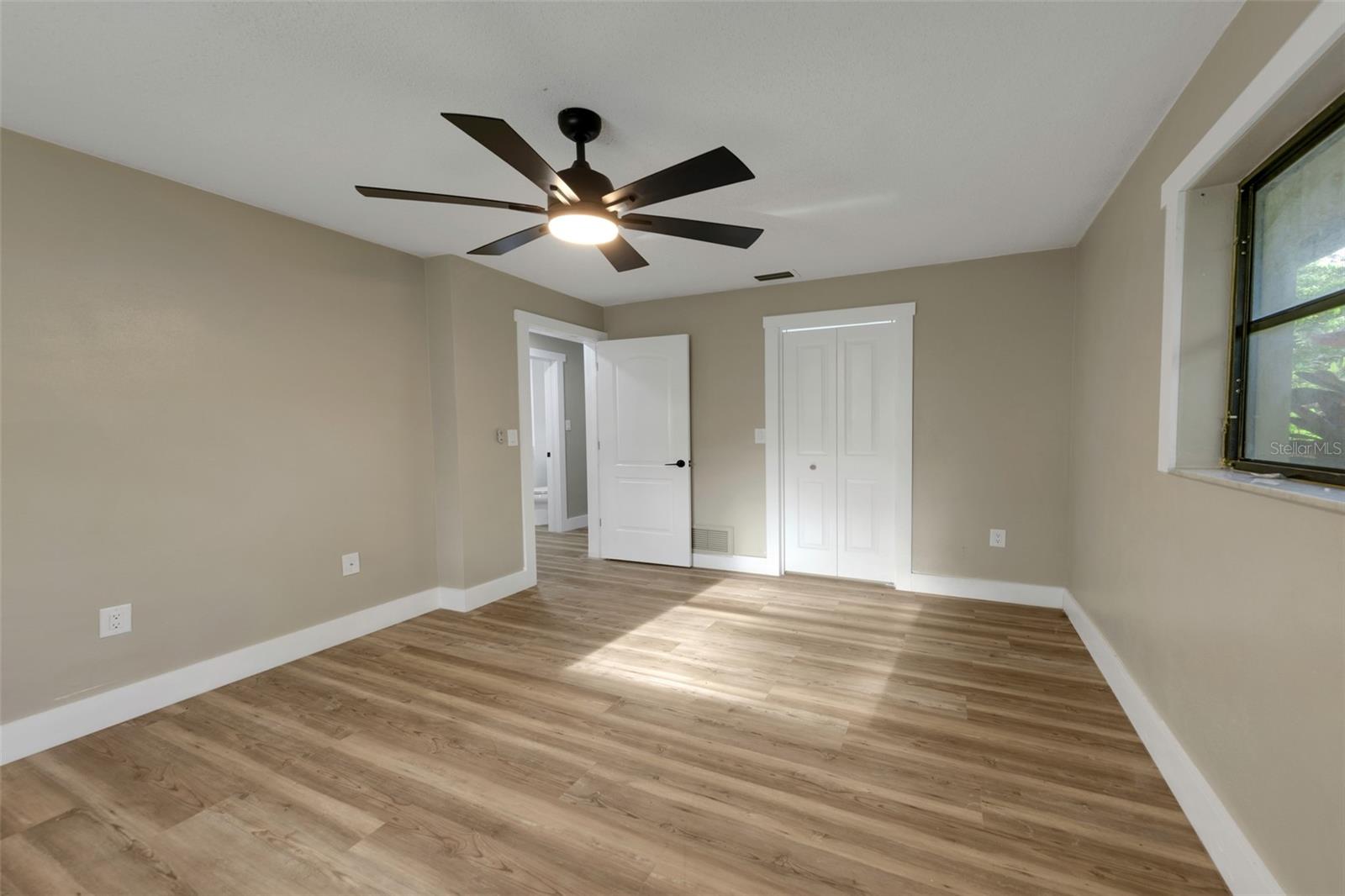 Image 24 of 30 For 943 Spanish Oaks Boulevard