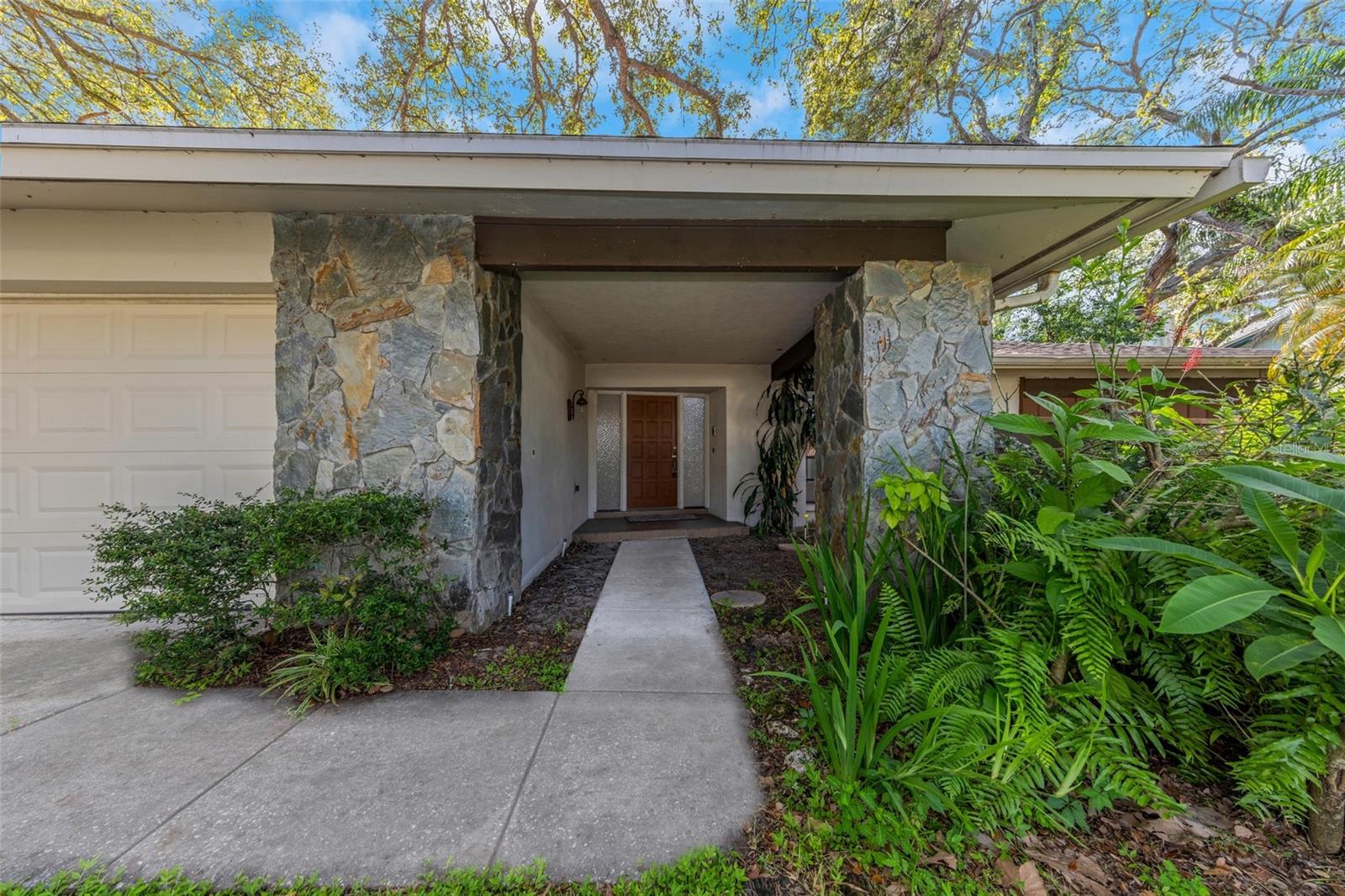 Image 3 of 30 For 943 Spanish Oaks Boulevard