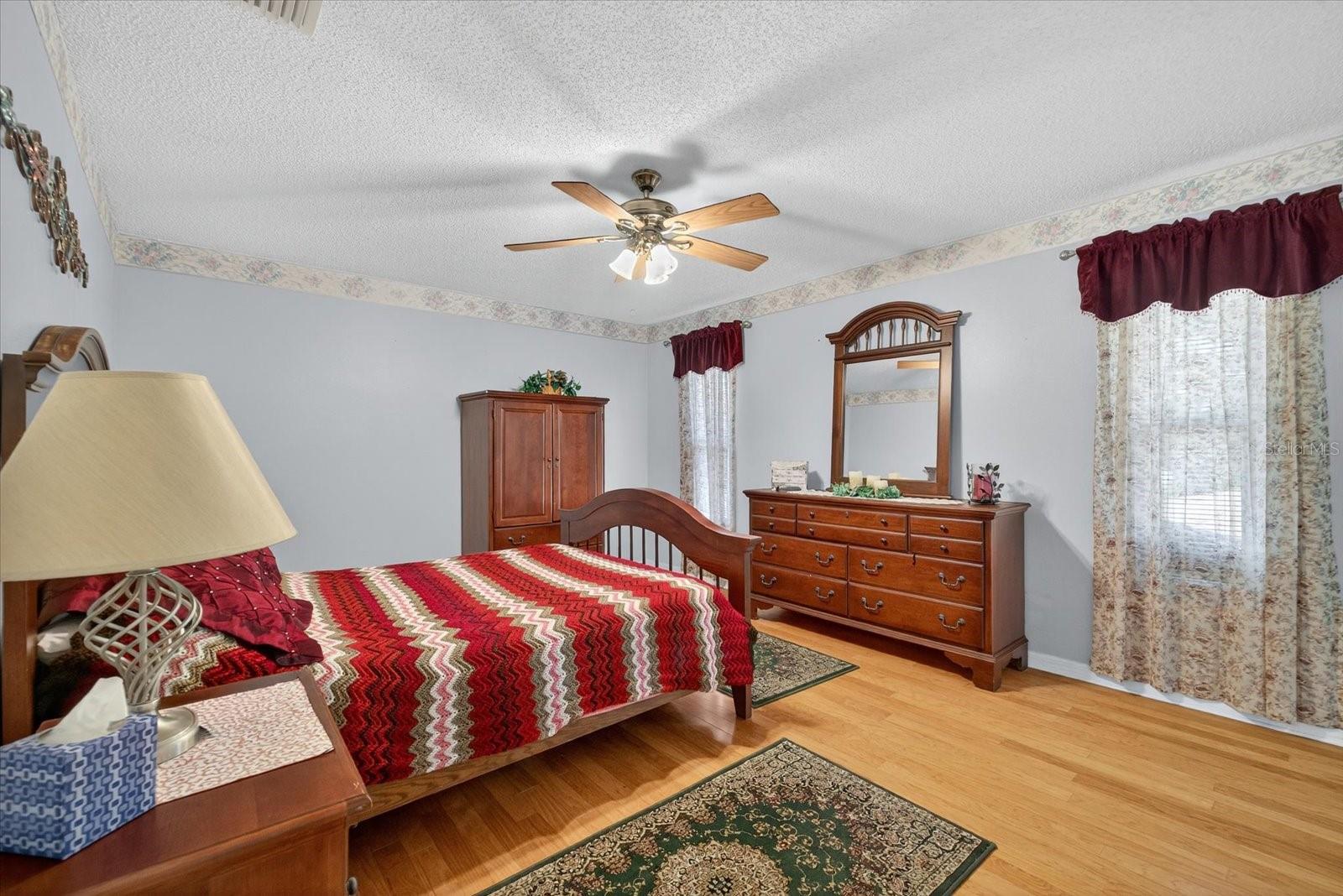 Image 17 of 26 For 4805 Macdill Avenue