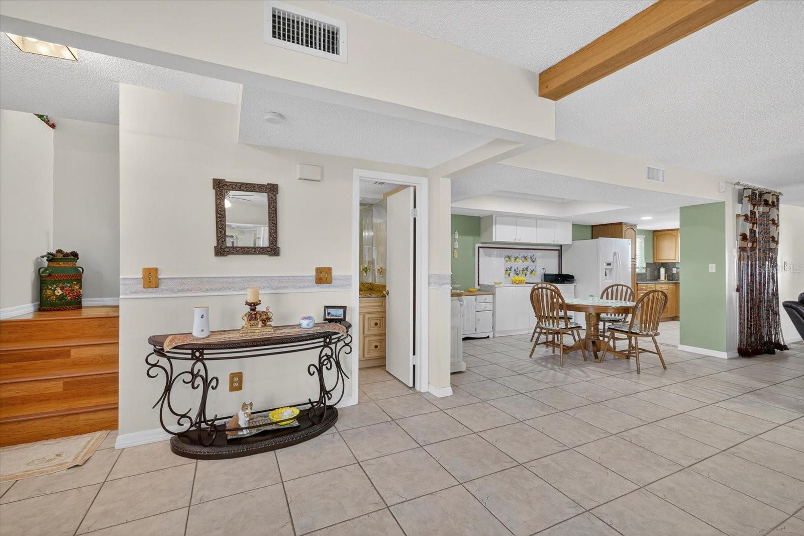 Image 6 of 26 For 4805 Macdill Avenue
