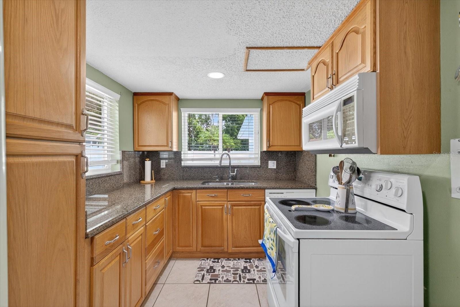 Image 8 of 26 For 4805 Macdill Avenue