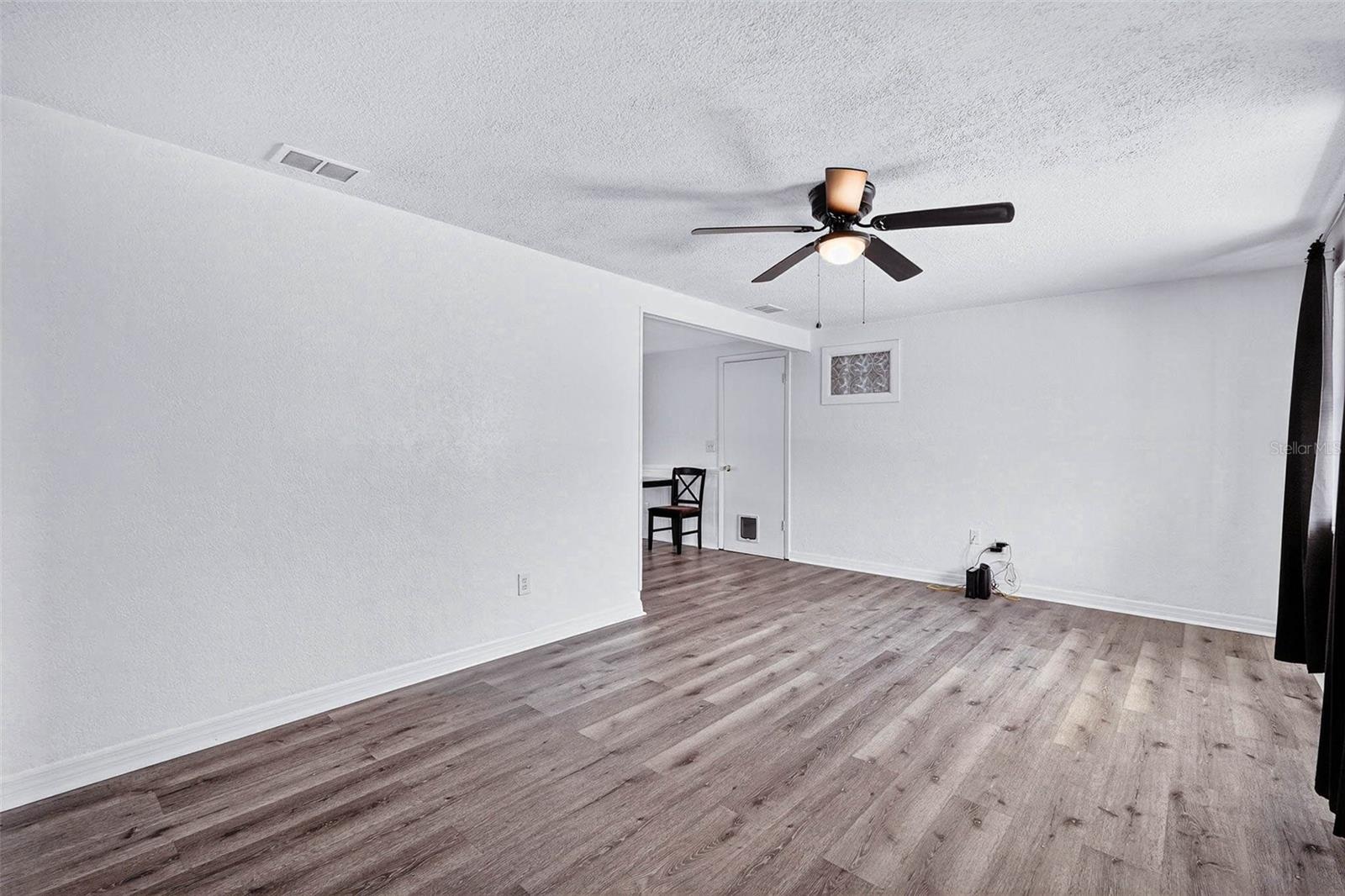 Listing photo id 9 for 3432 Briar Cliff Drive