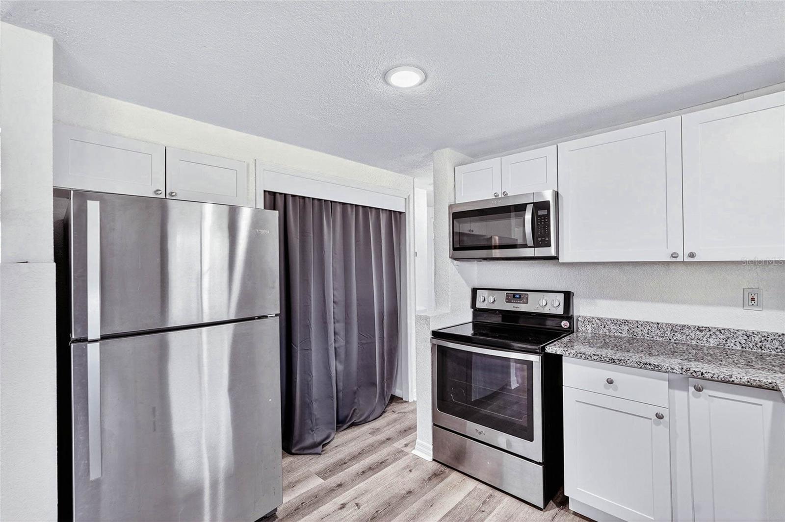Listing photo id 16 for 3432 Briar Cliff Drive