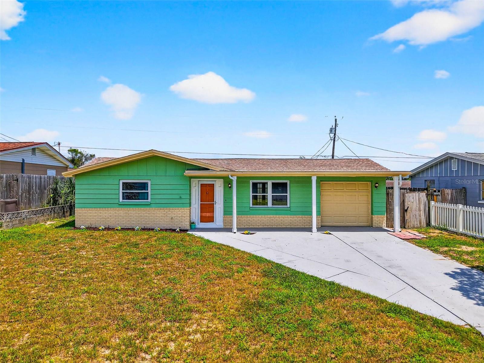 Listing photo id 25 for 3432 Briar Cliff Drive
