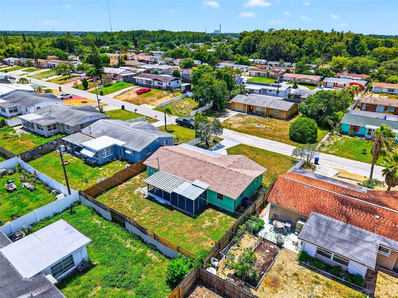 Listing photo id 28 for 3432 Briar Cliff Drive