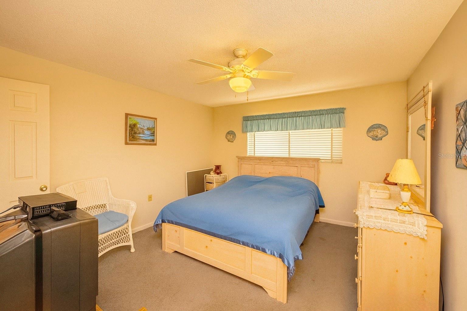 Image 7 of 11 For 2348 Shelley Street 10