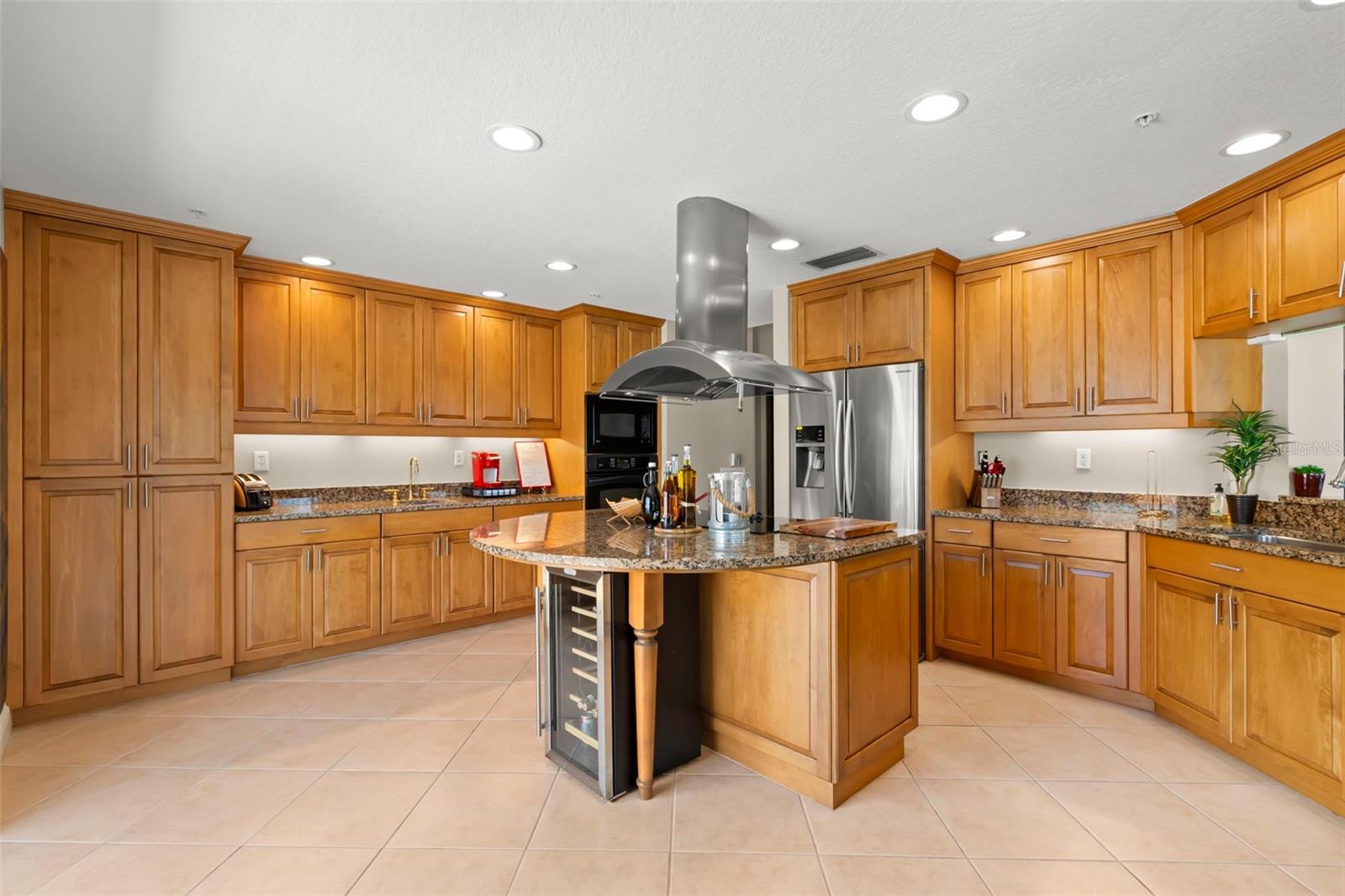 Image 14 of 72 For 650 Pinellas Bayway S 2301