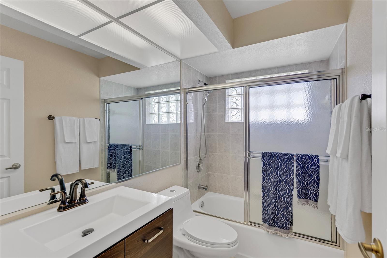 Image 36 of 66 For 15160 Buswell Avenue