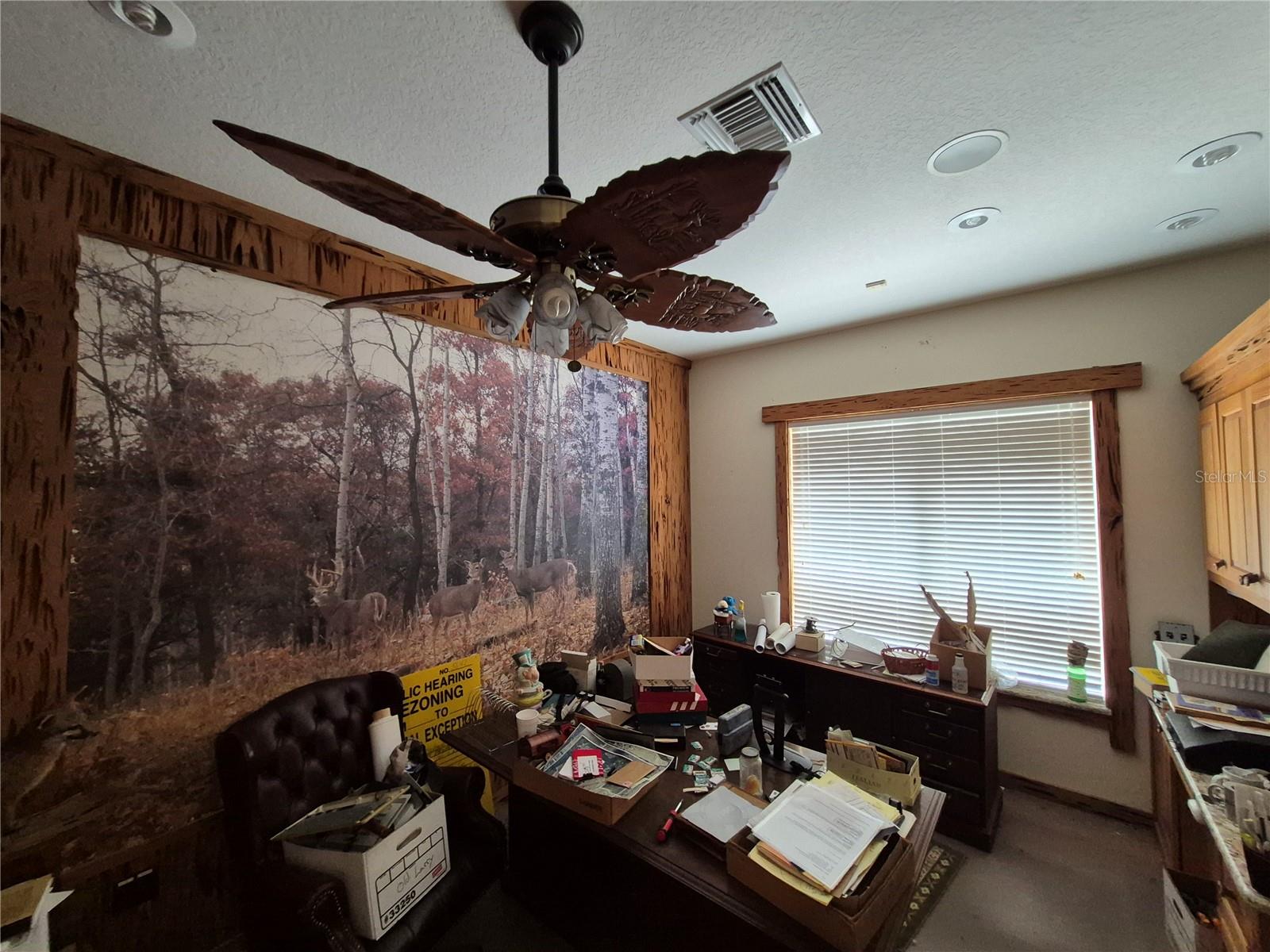 Listing photo id 2 for 2348 Raden Drive