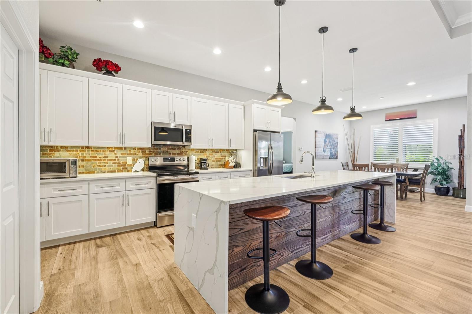 Image 11 of 38 For 7363 Ridgewood Drive