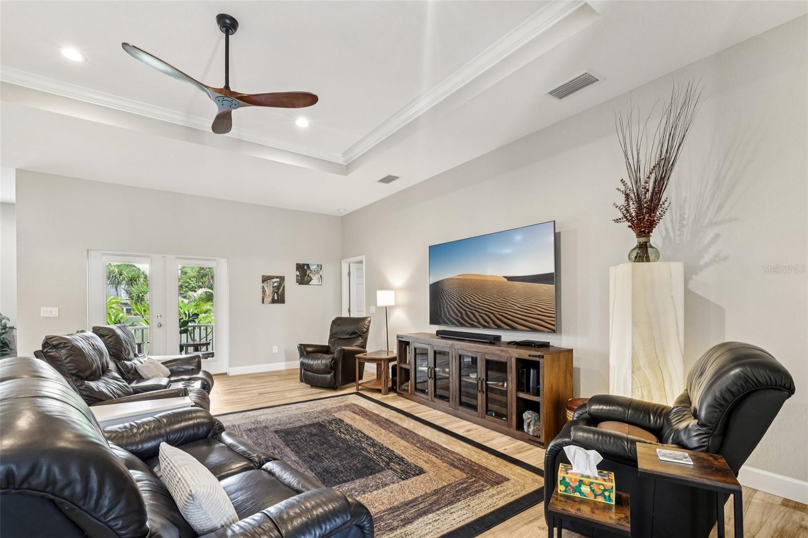 Image 14 of 38 For 7363 Ridgewood Drive