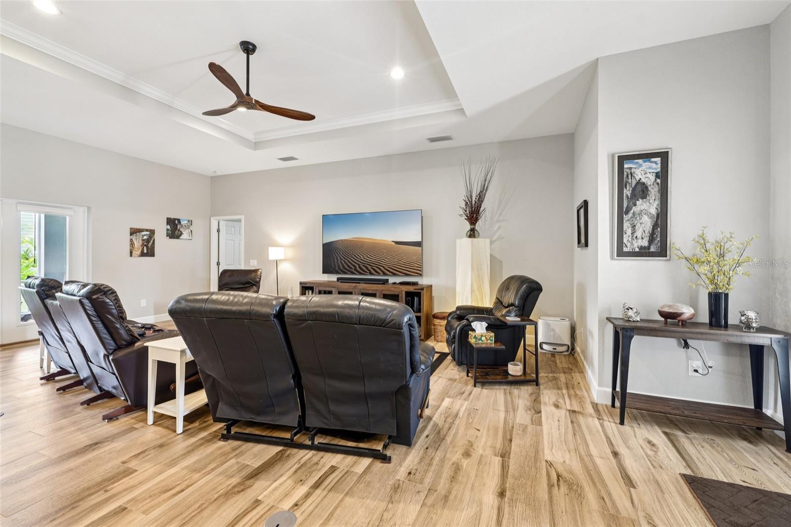 Image 17 of 38 For 7363 Ridgewood Drive