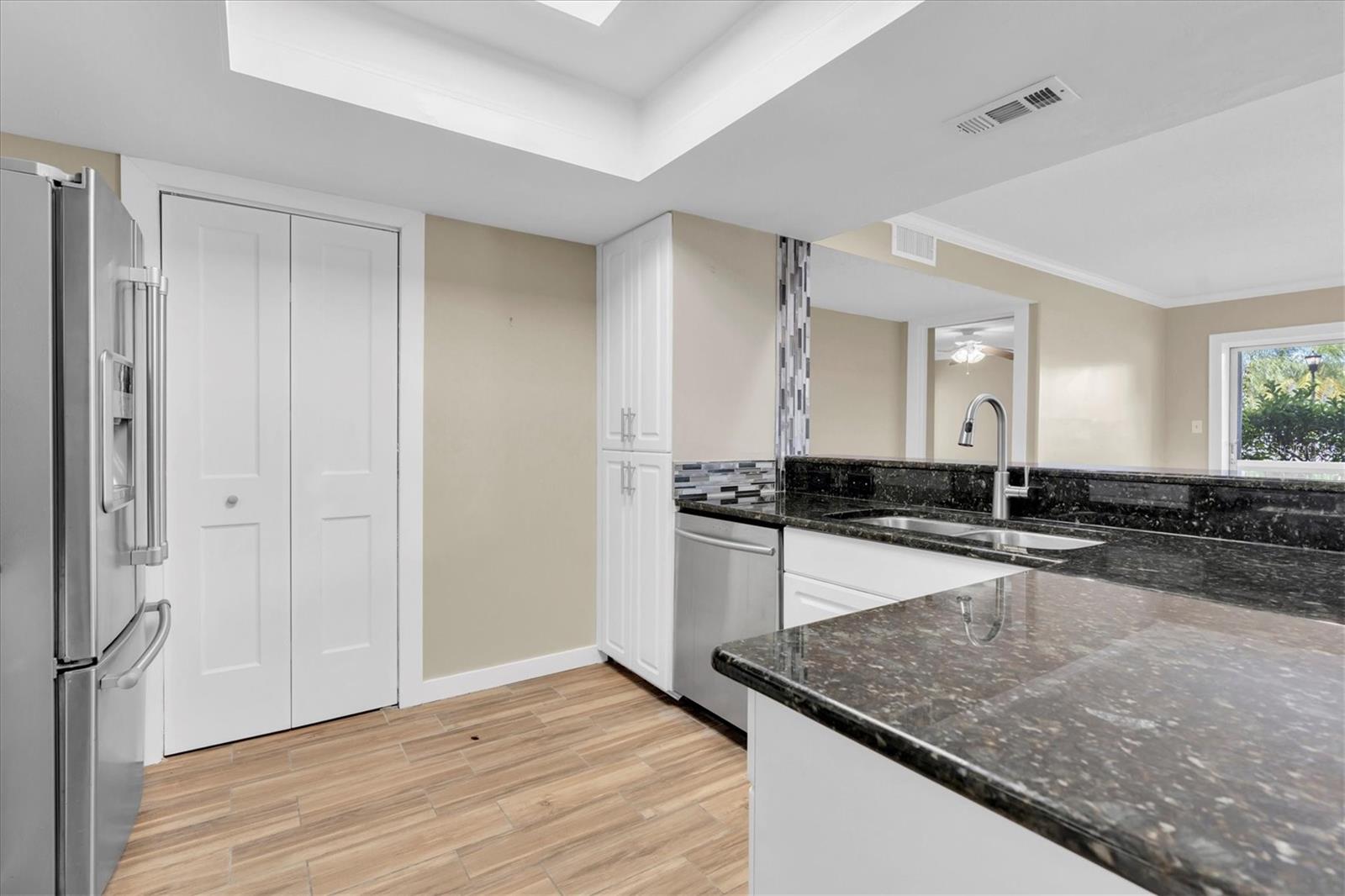 Image 16 of 34 For 8350 Savannah Trace Circle 1605