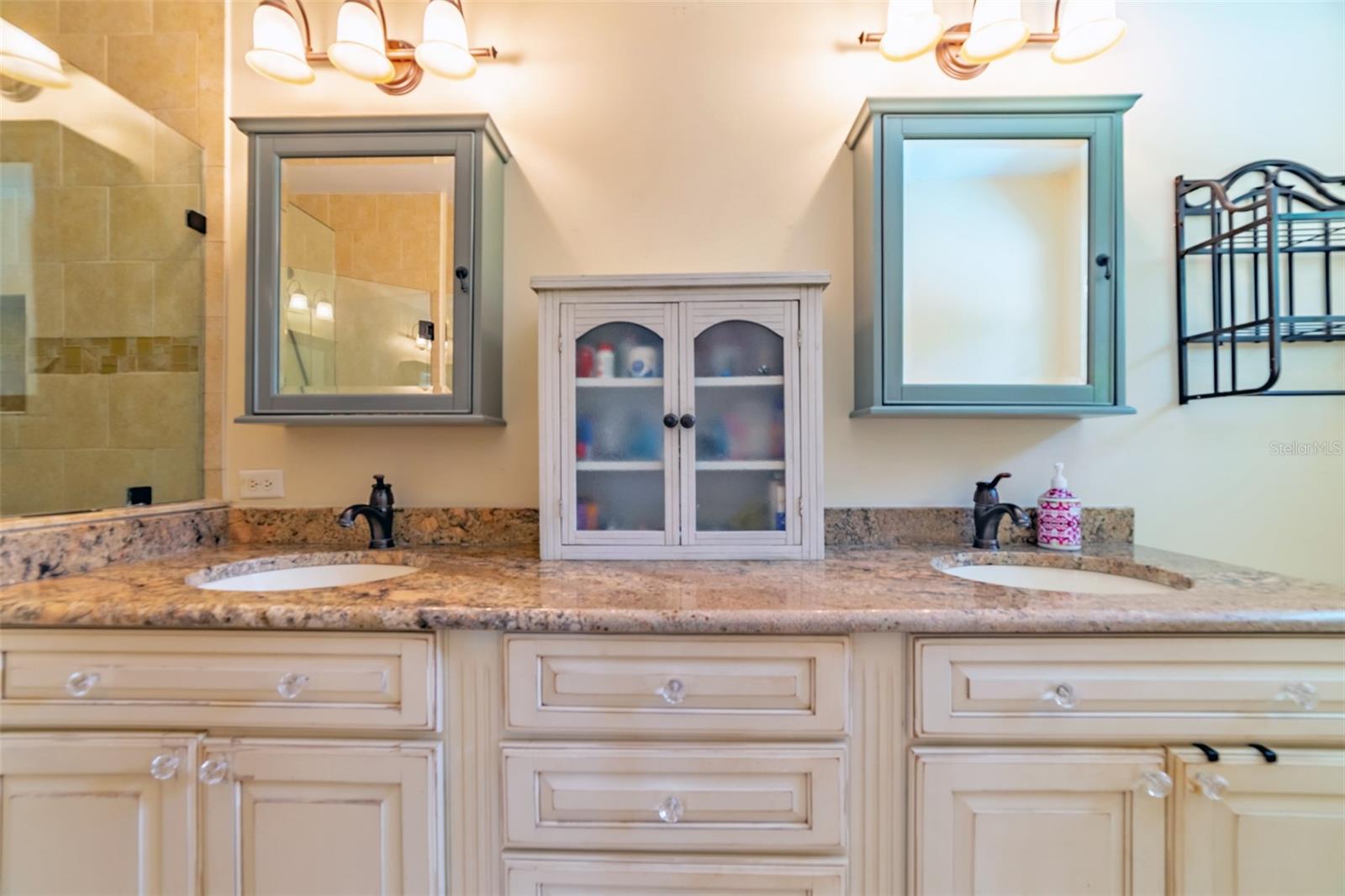 Image 39 of 81 For 4201 Dale Avenue