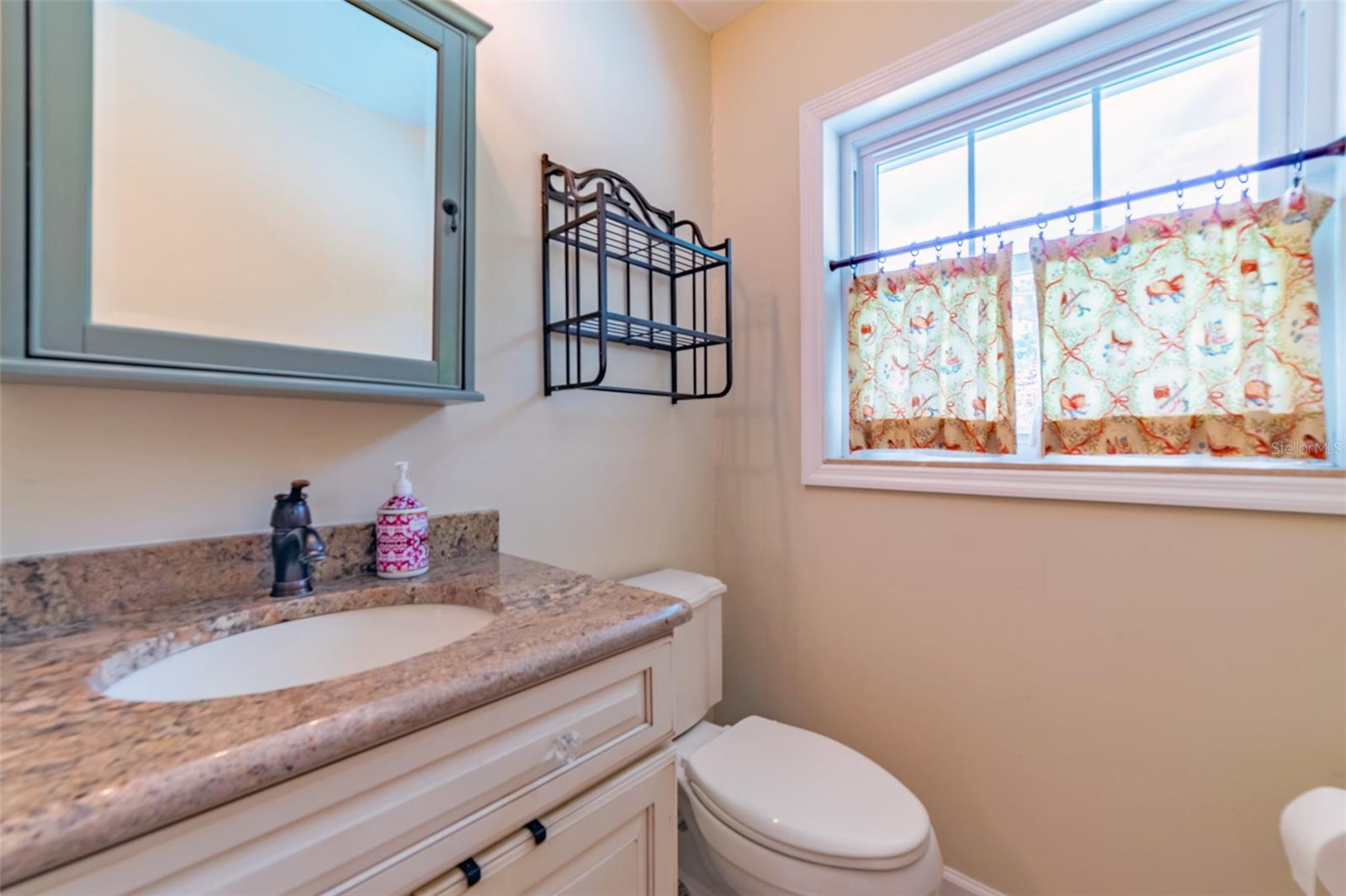 Image 41 of 81 For 4201 Dale Avenue