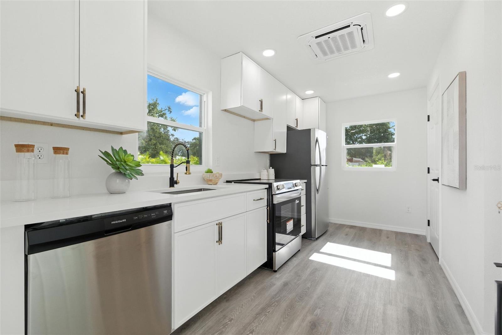 Image 32 of 47 For 5036 22nd Avenue N